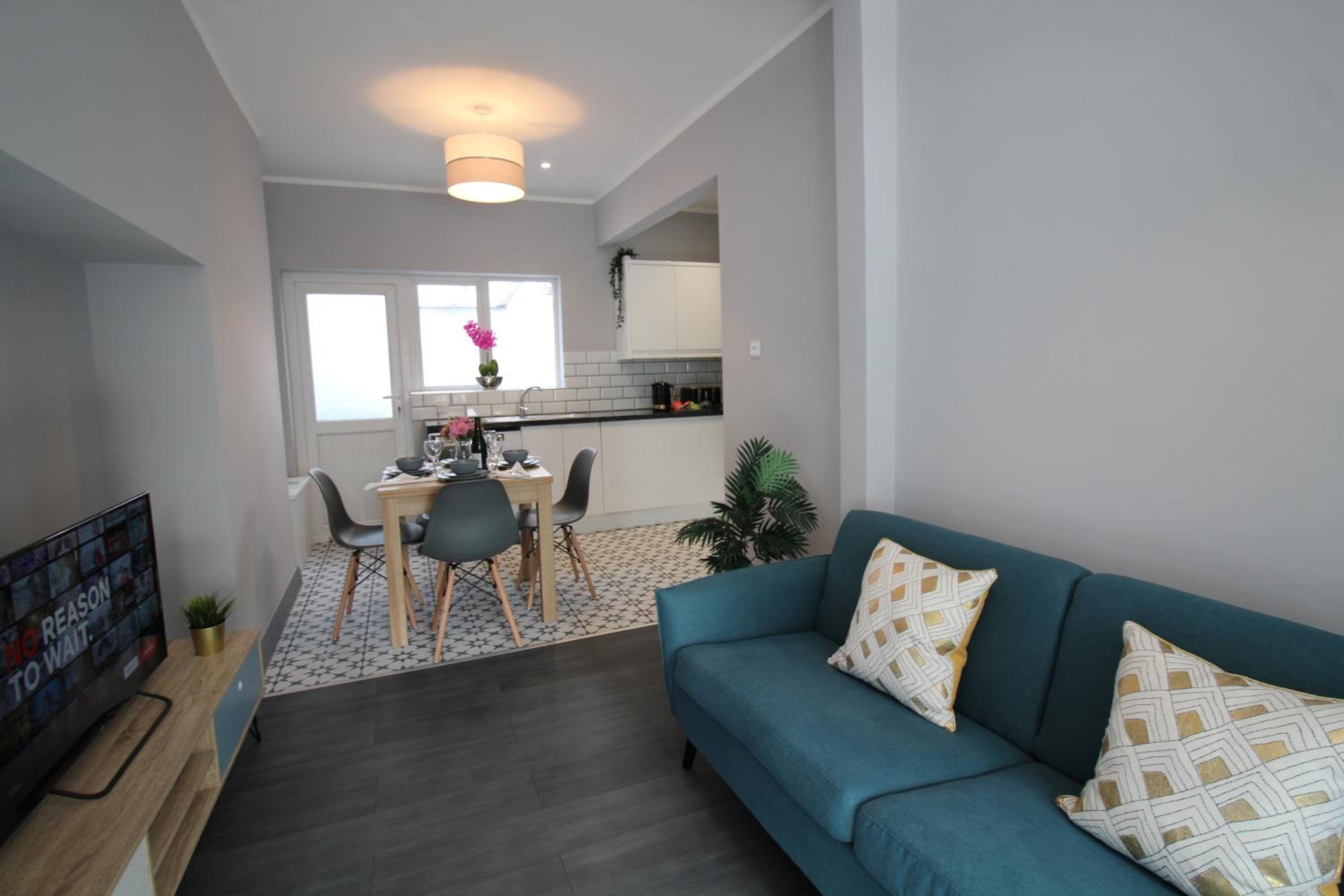 Anjore House - Modern House in Belfast City view 5