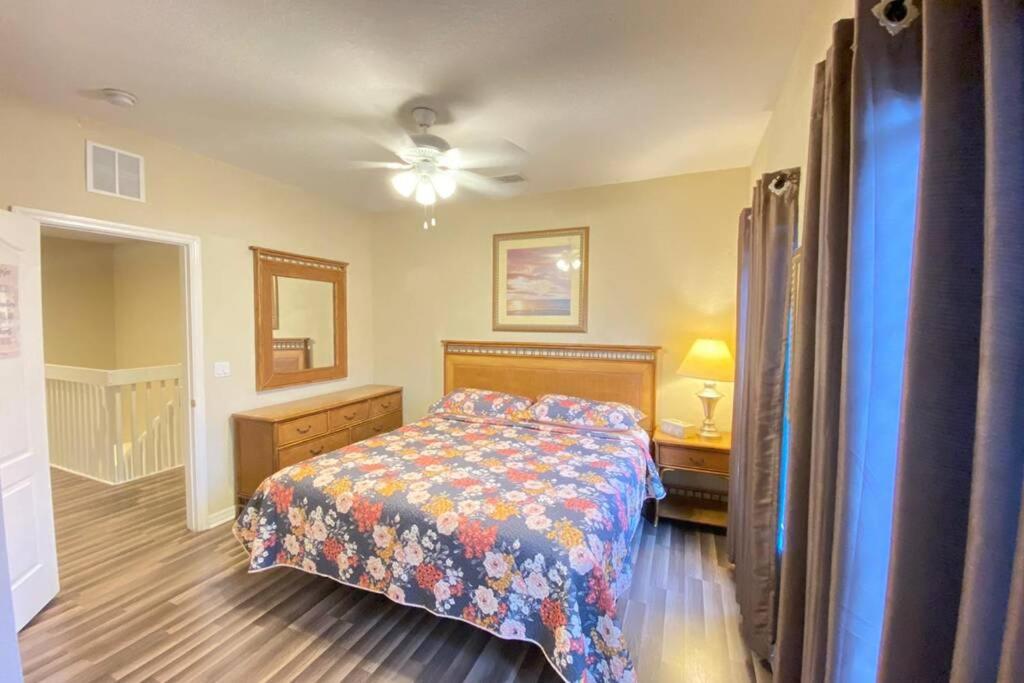5 B/R 3 Bath with Private Hot Tub. With Pool view. view 4