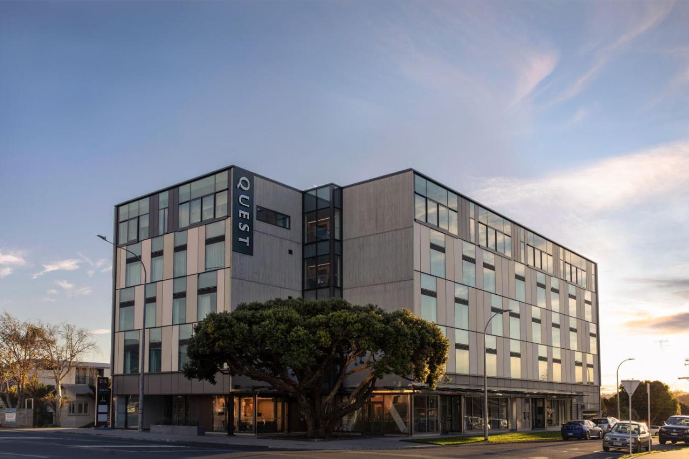 Hotel Quest Takapuna - Image 1