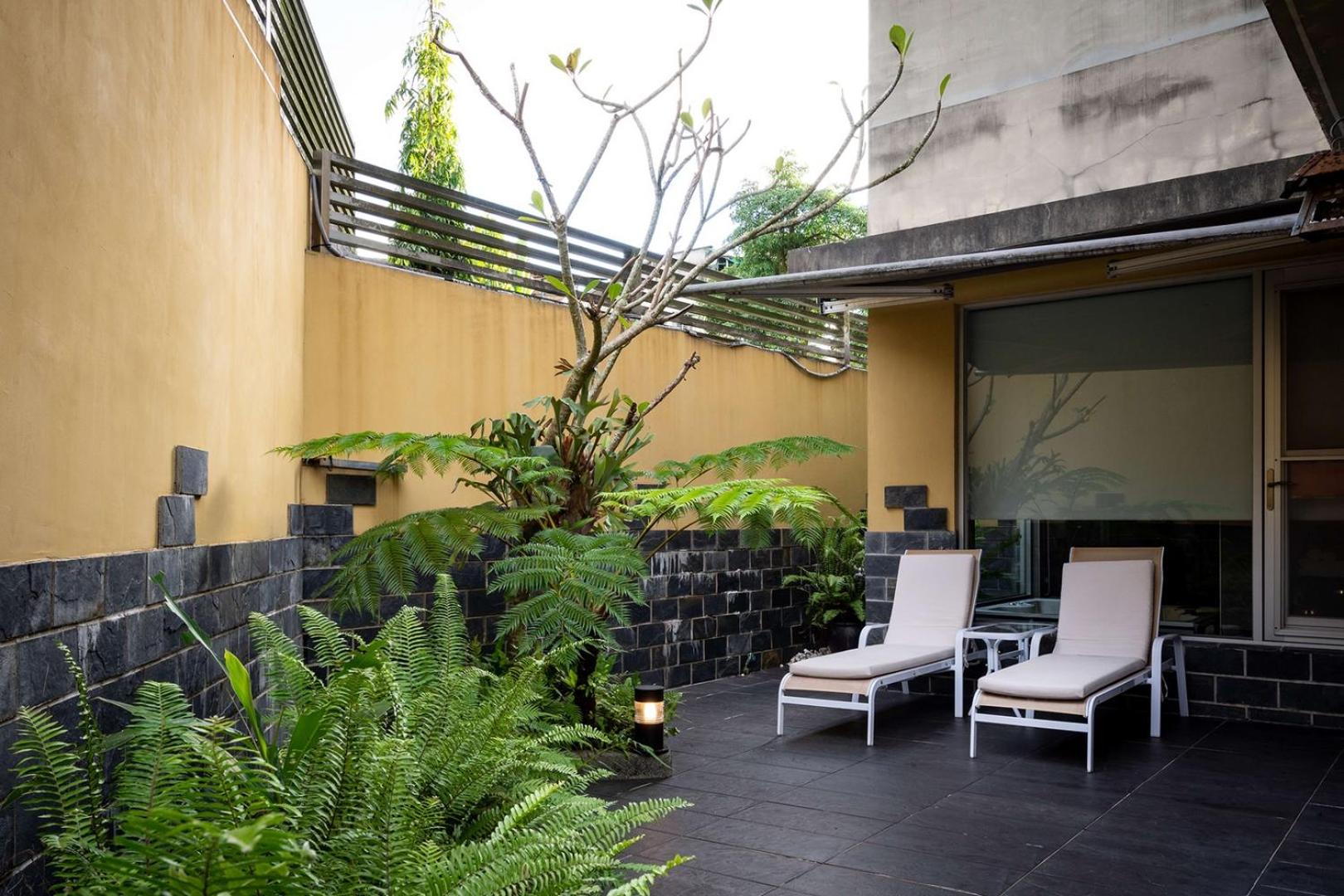 In-stone Motel