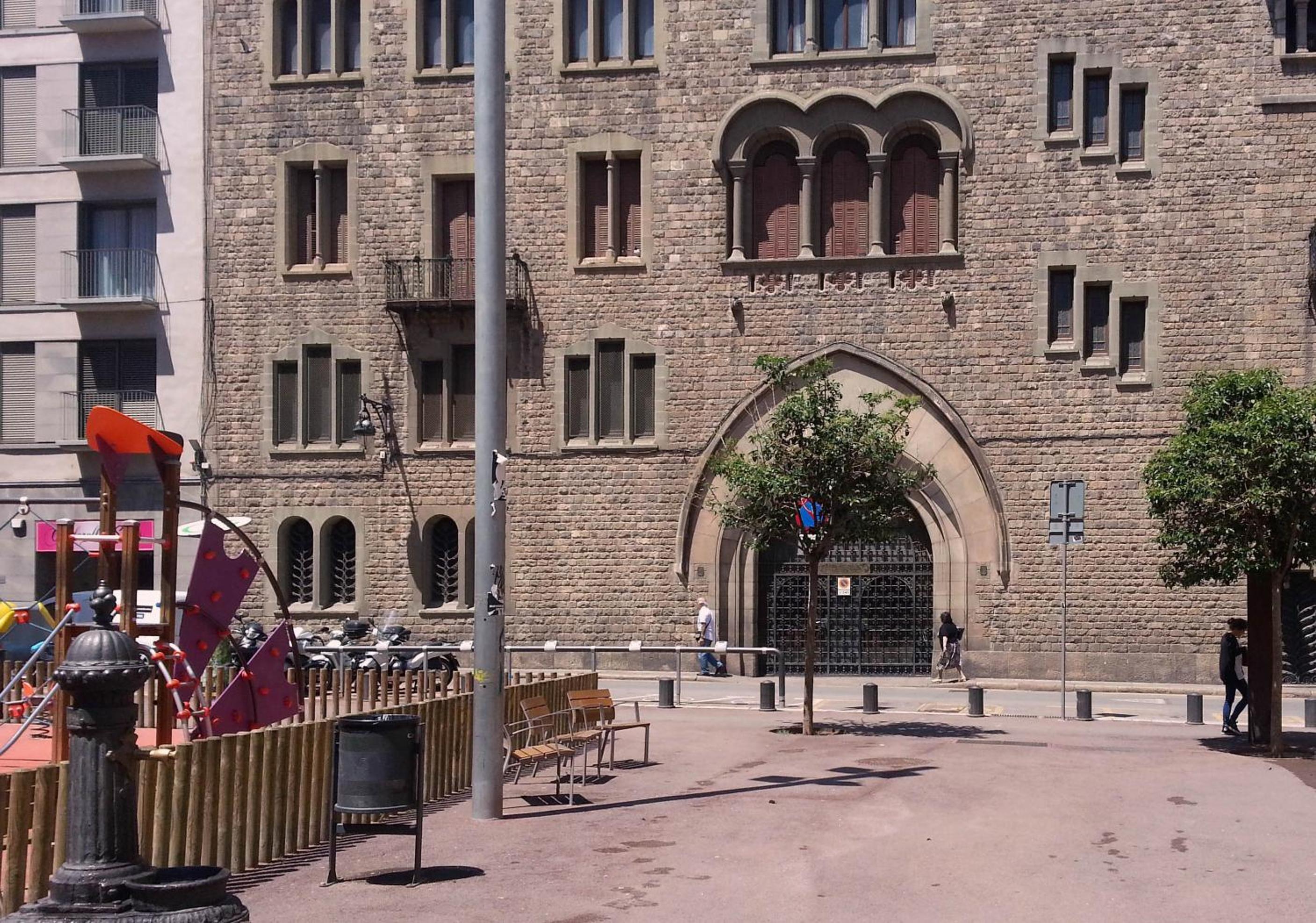 Aspasios Catedral Apartments