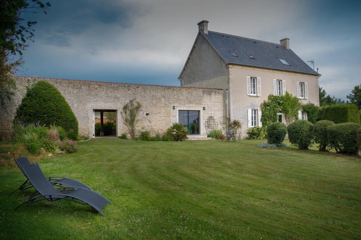 LE CLOS POULAIN Chambres d'Hôtes de charme au calme proche Bayeux et Gîtes cosy pour 2