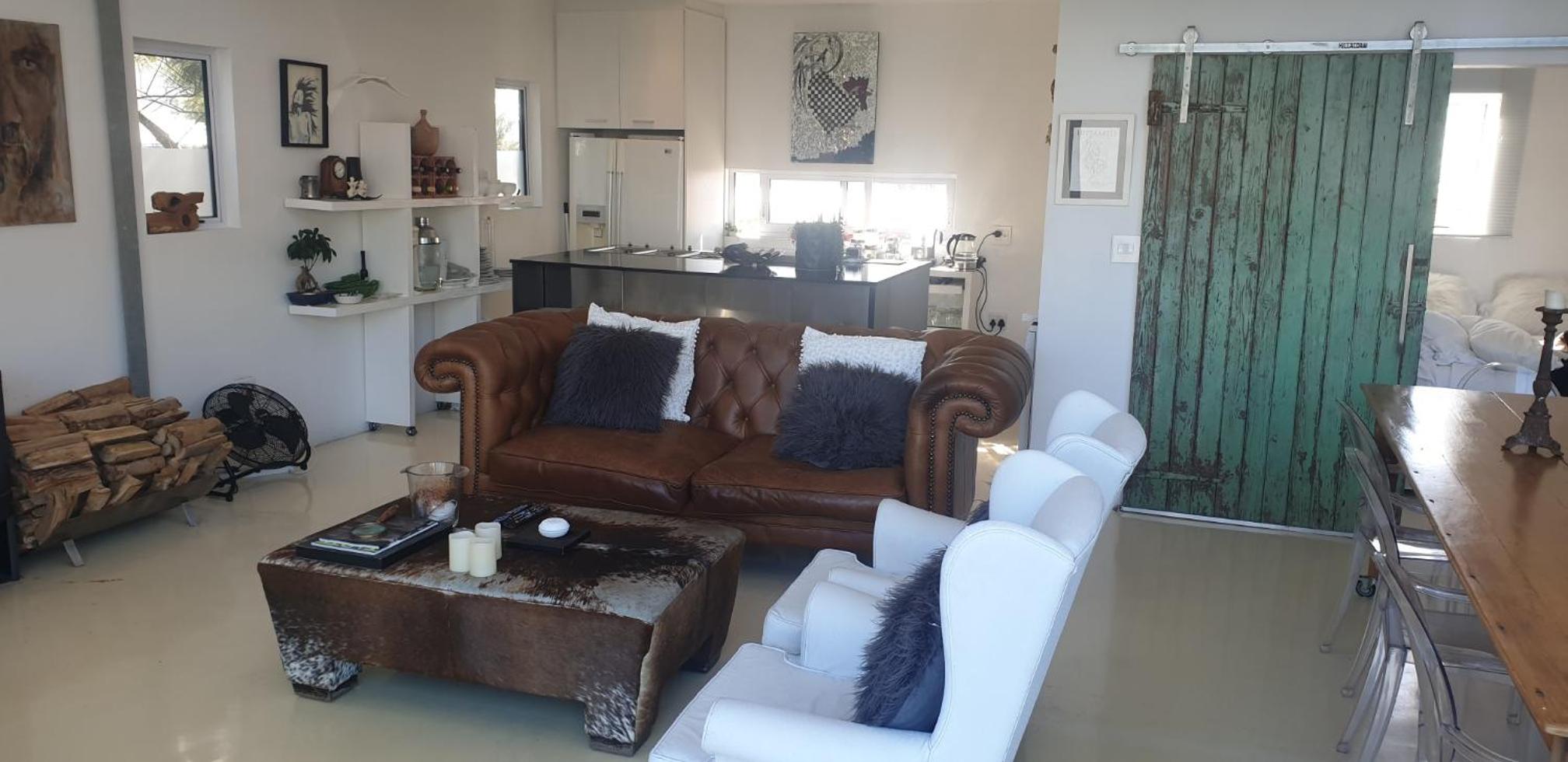 4 on Highworth Apartments and Studios