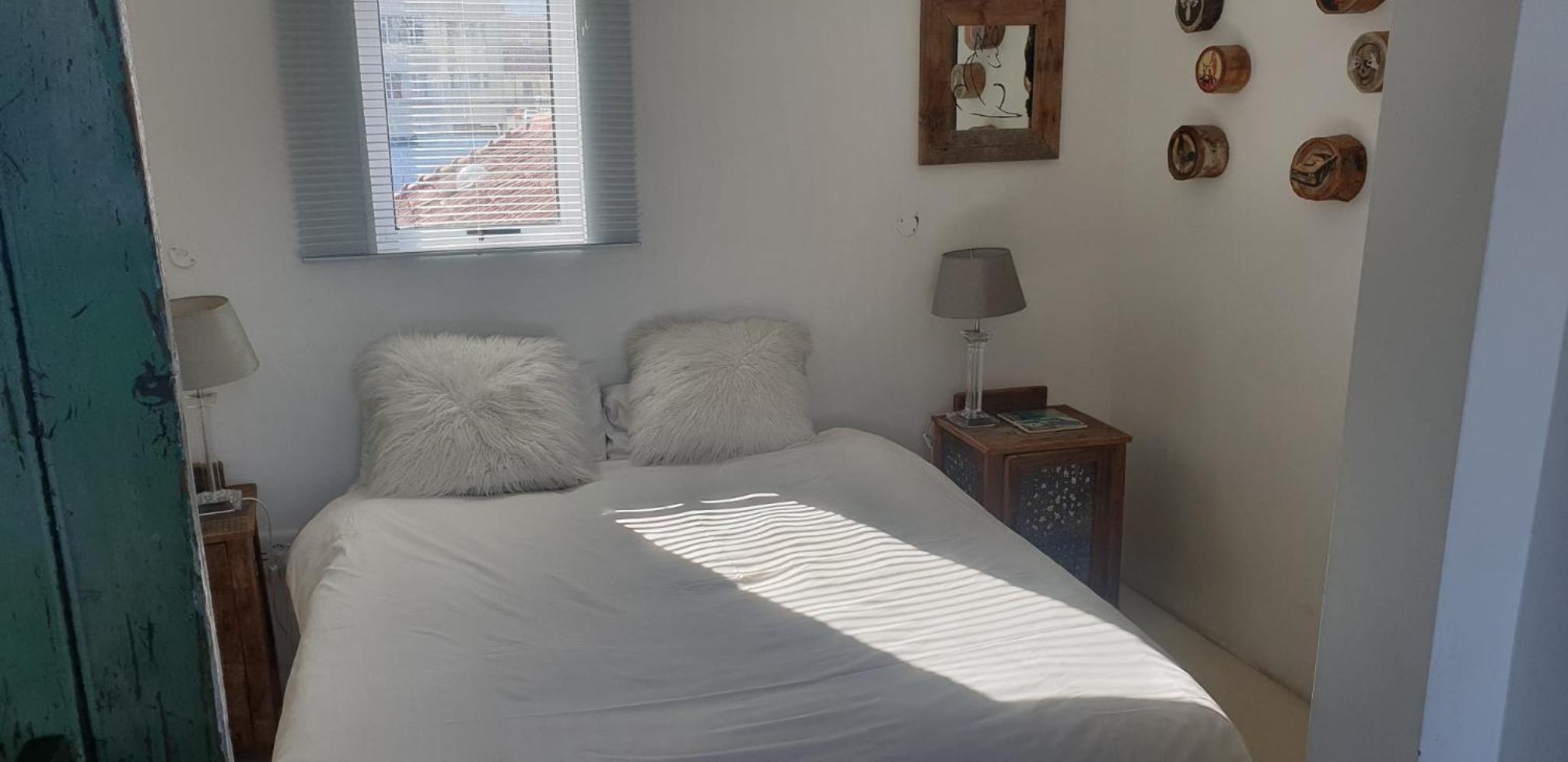 4 on Highworth Apartments and Studios