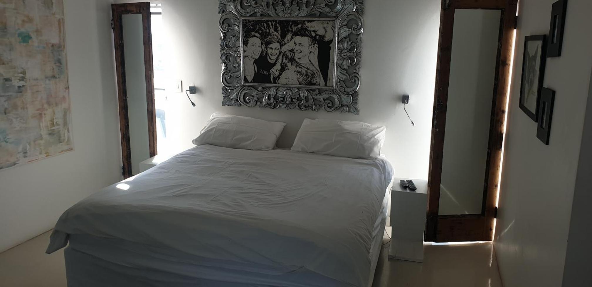 4 on Highworth Apartments and Studios
