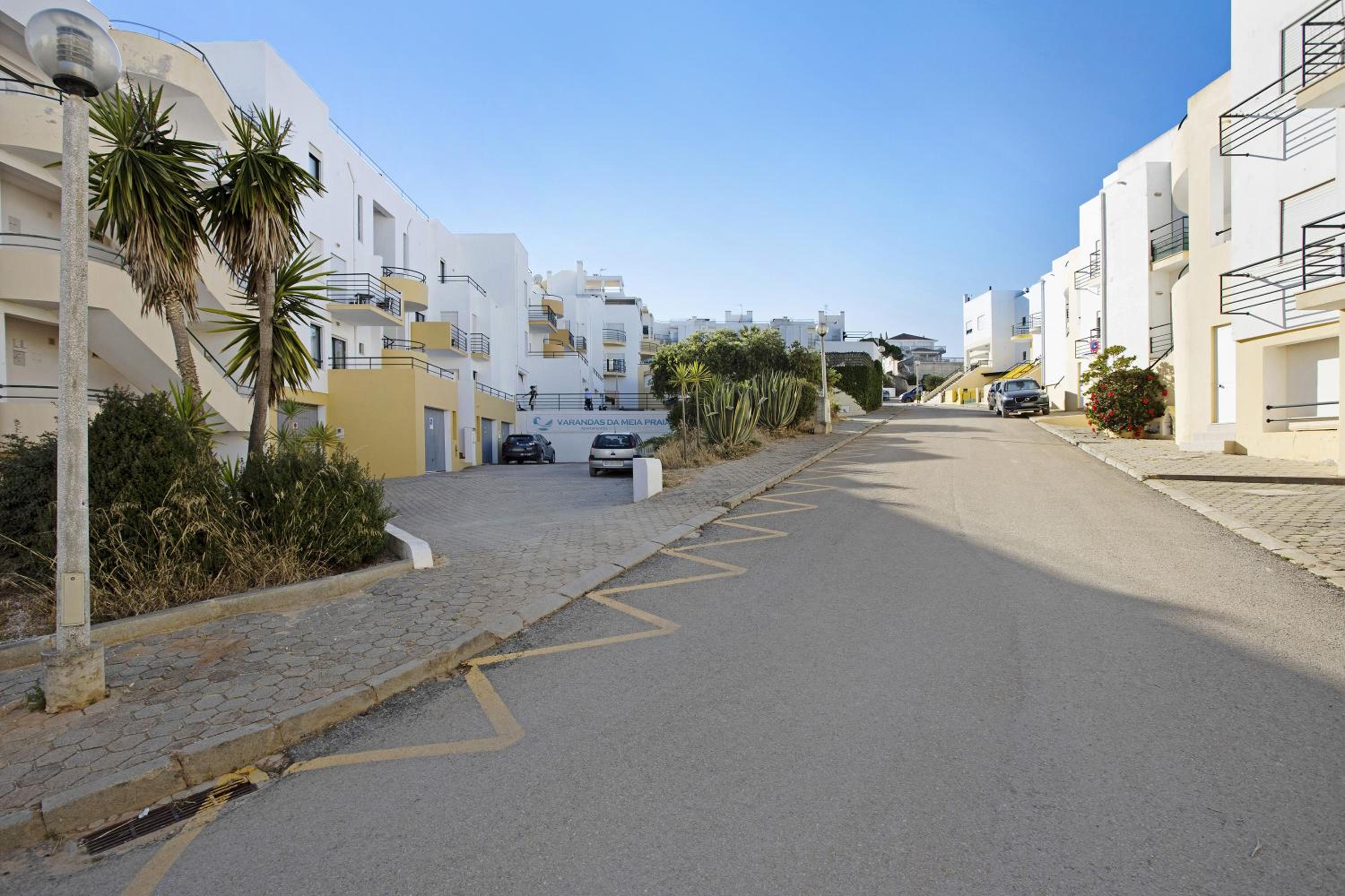 Apartamento Meia Praia view 3