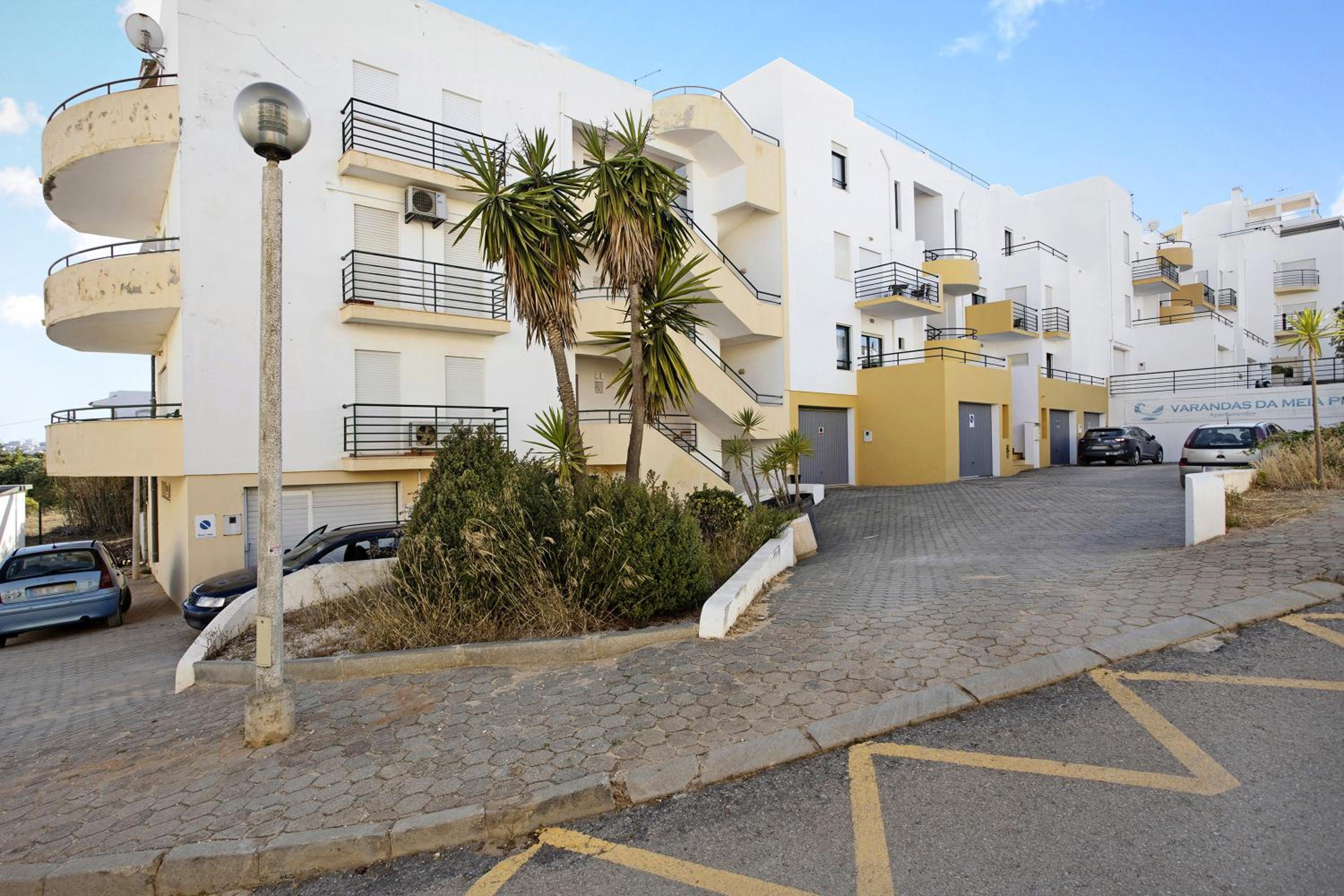 Apartamento Meia Praia view 2