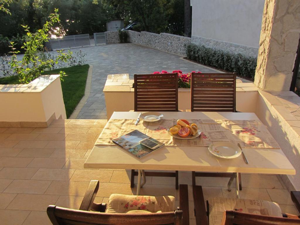 Holiday Home Lujo view 2