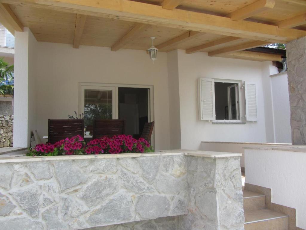 Holiday Home Lujo view 3