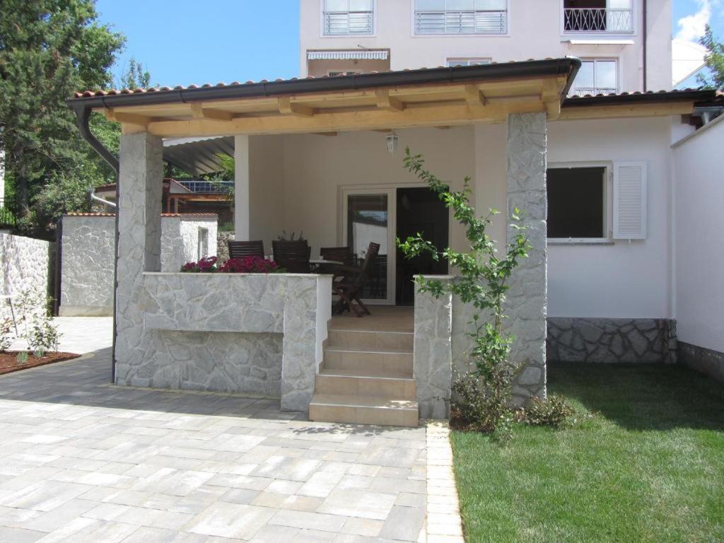 Holiday Home Lujo view 5