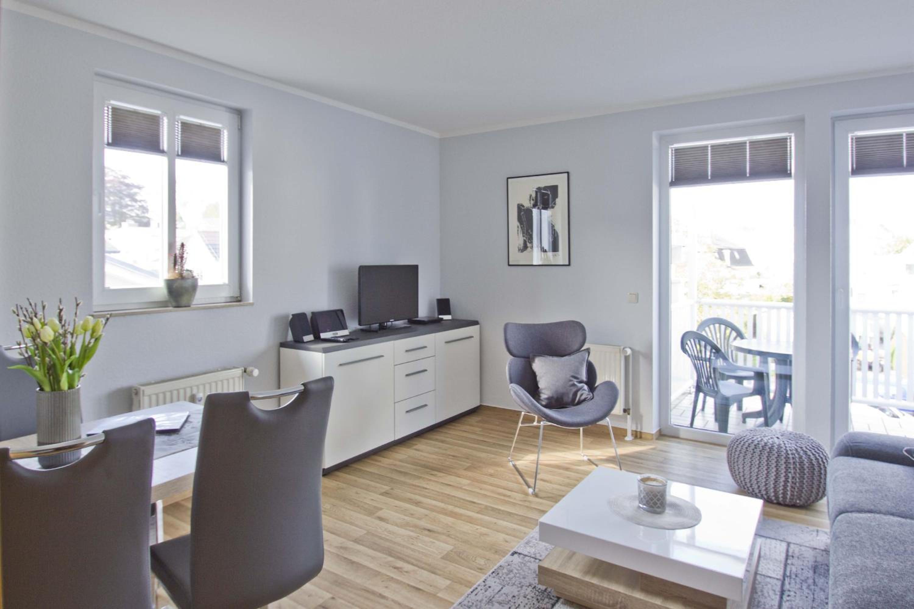 Balkon, gratis Nutzung vom AHOI Erlebnisbad und Sauna in Sellin - Villa Karola FeWo 19