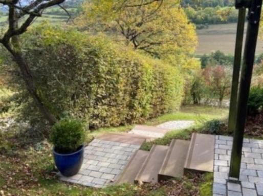 Idyllisch Wohnen im Weserbergland - Bungalow mit phantastischer Aussicht für 4 Personen