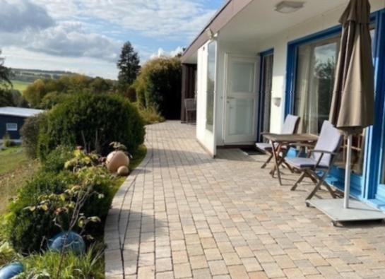 Idyllisch Wohnen im Weserbergland - Bungalow mit phantastischer Aussicht für 4 Personen