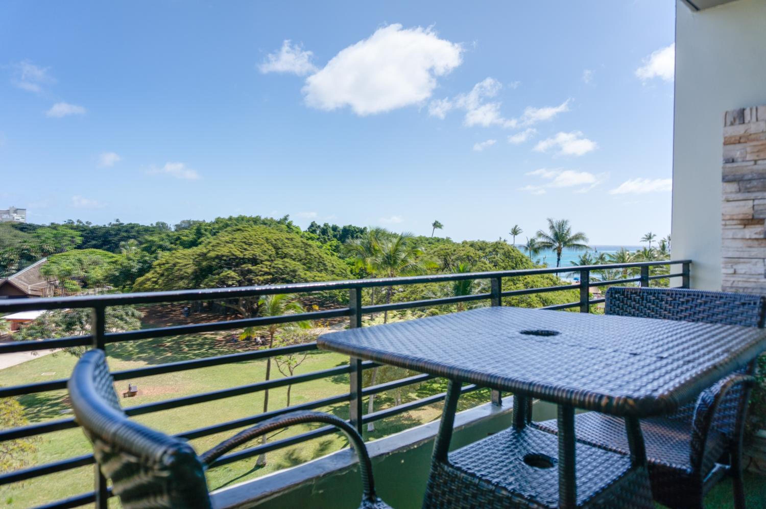 Castle at Waikīkī Grand