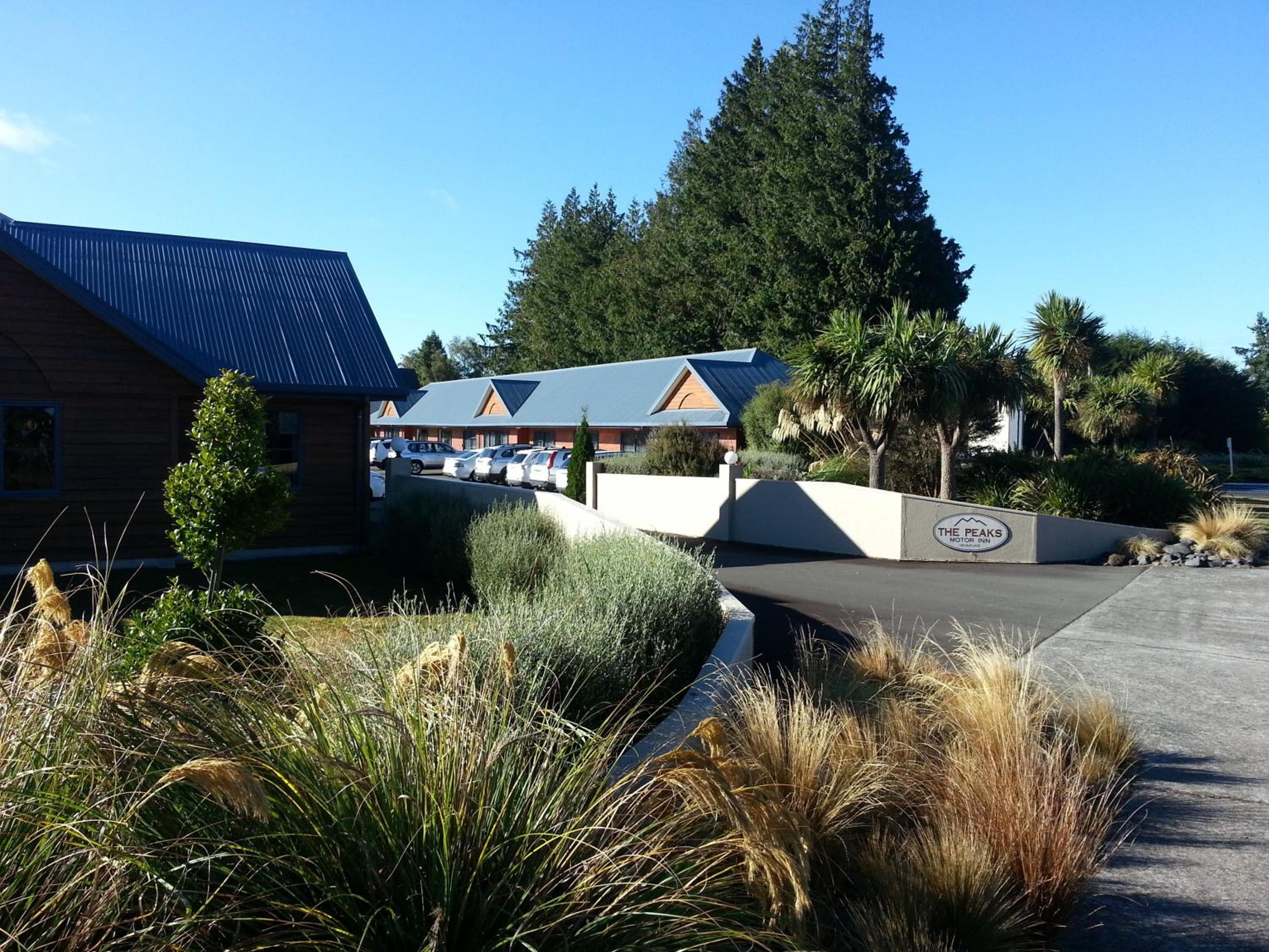 The Peaks Motor Inn