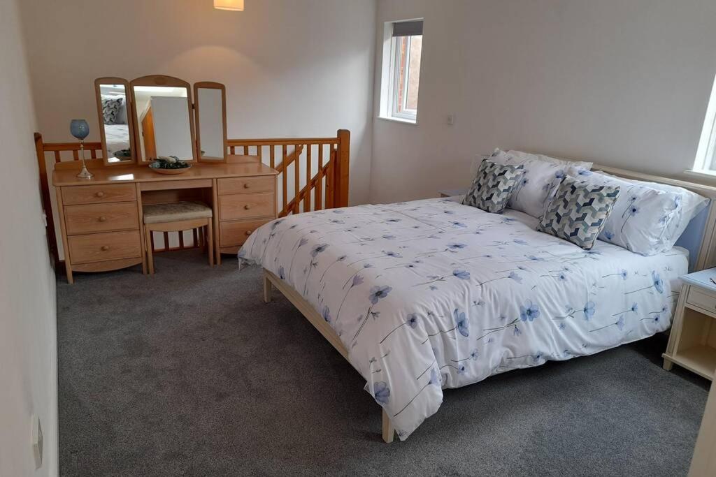 Tewkesbury Vacations - Town centre cottage - Property Image 14