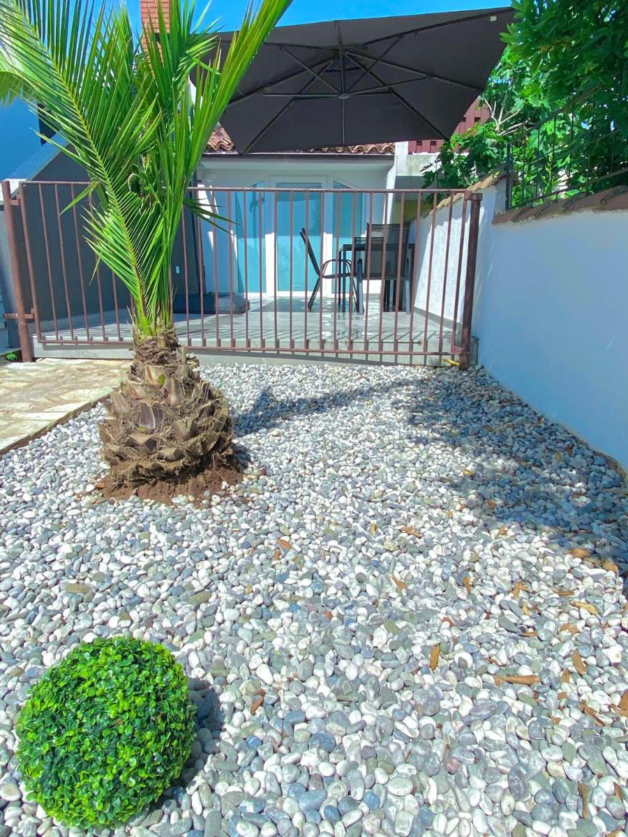 SANJA - with a large covered terrace and pool view 4