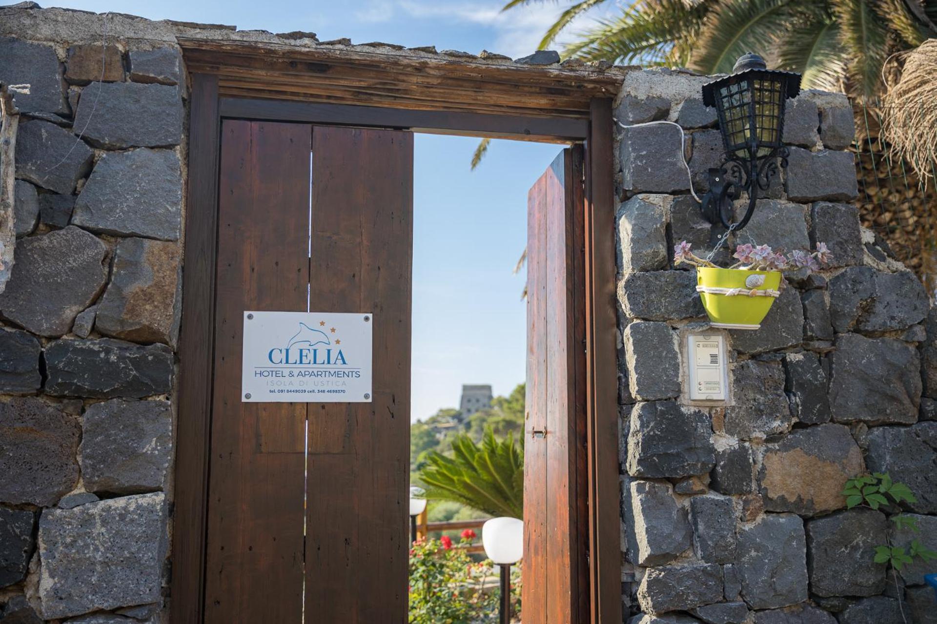 Clelia Case Vista Mare