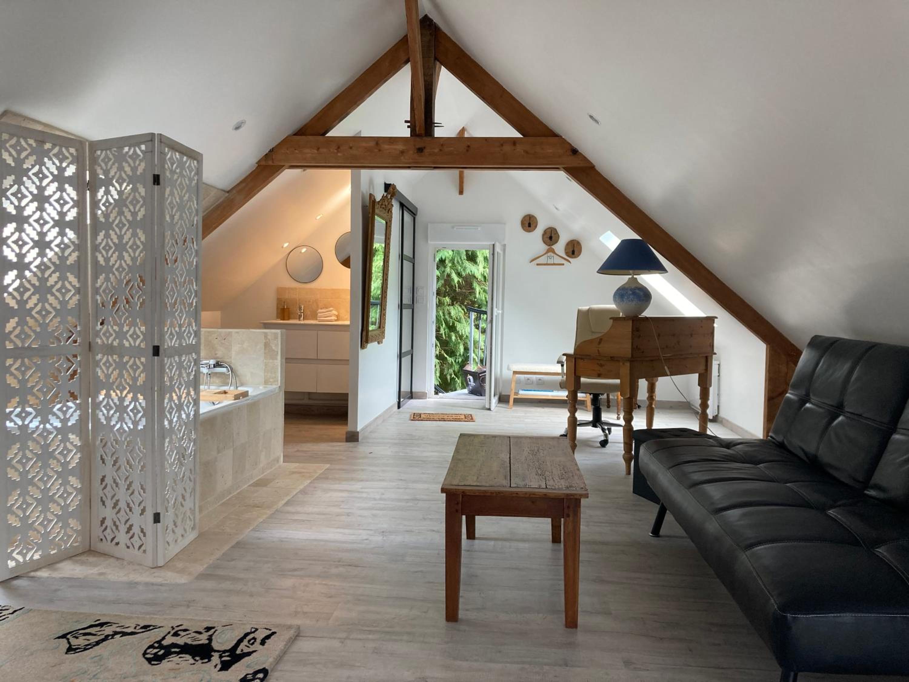 A 2 heures de Paris, Loft Romantique de 55 m2 en pleine nature entre campagne et mer view 5