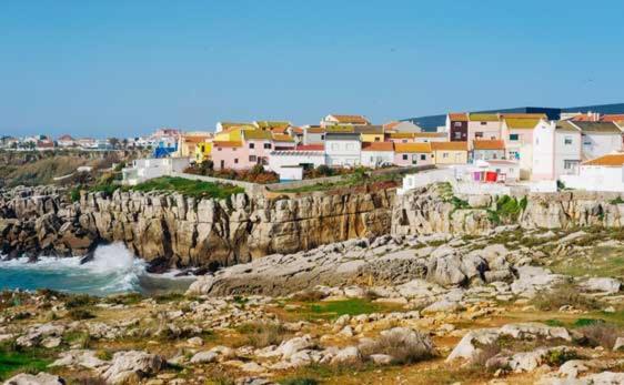 Apartment by the Beach Praia da Areia Branca view 4