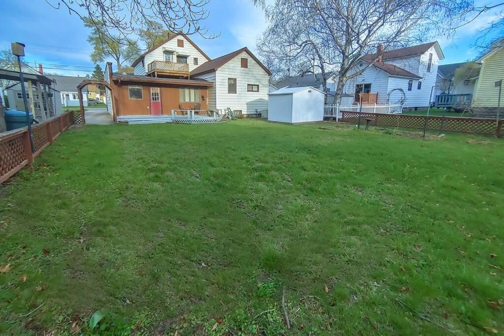 Huge historic, w/large yard & close to beach view 2