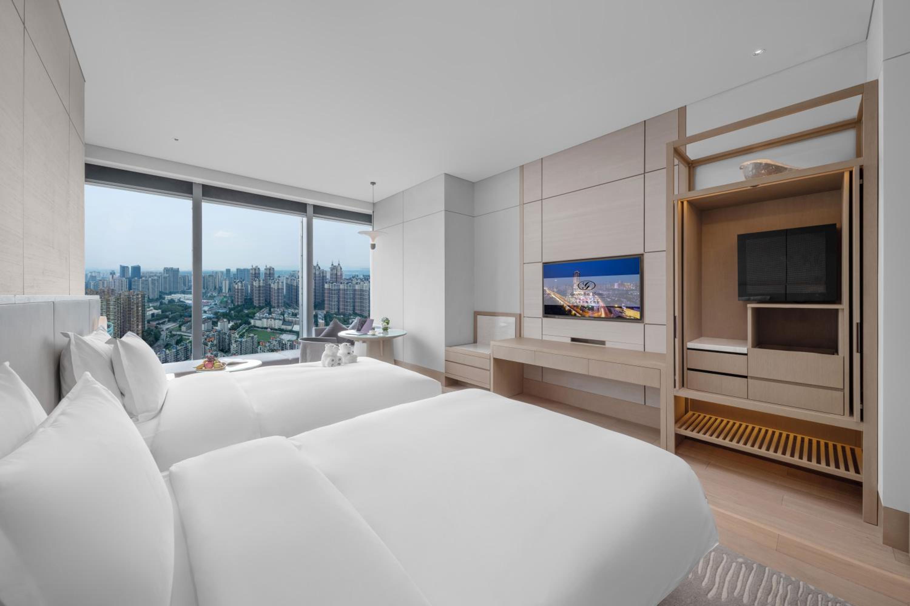 Grand Bay Hotel Chengdu — 11