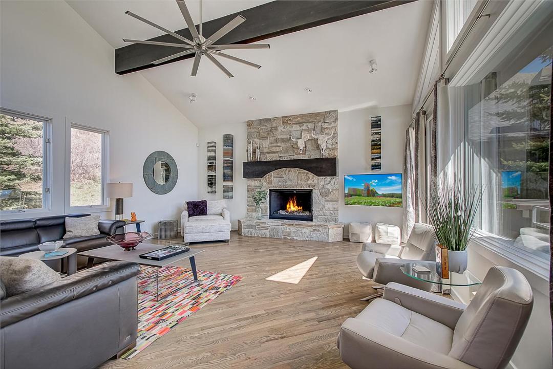 Deer Valley Private Home, Mountain Modern, Private Hot Tub, Wonderful Gathering Spaces and Views view 3