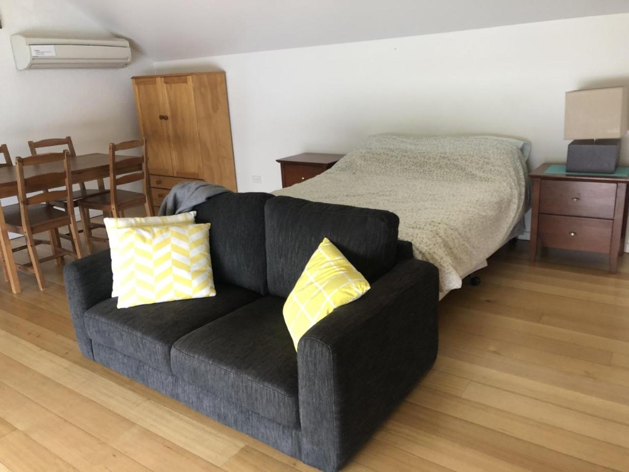Adelaide close CBD Large Private Studio Apartment in St Peters