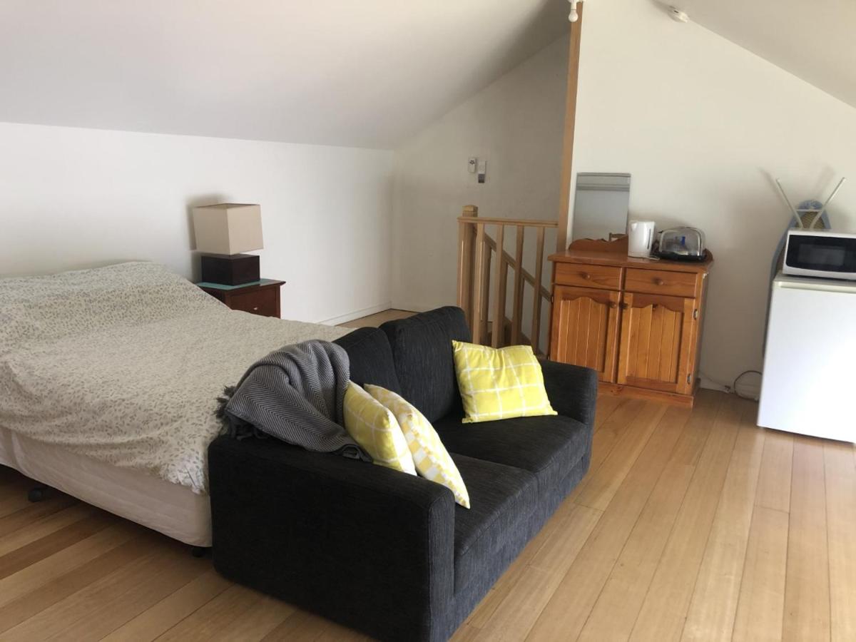 Adelaide close CBD Large Private Studio Apartment in St Peters