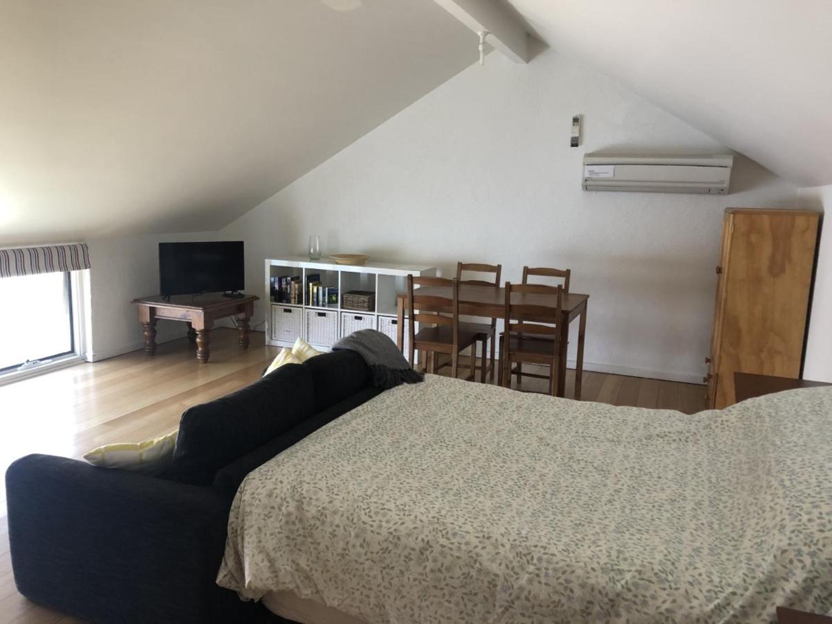 Adelaide close CBD Large Private Studio Apartment in St Peters