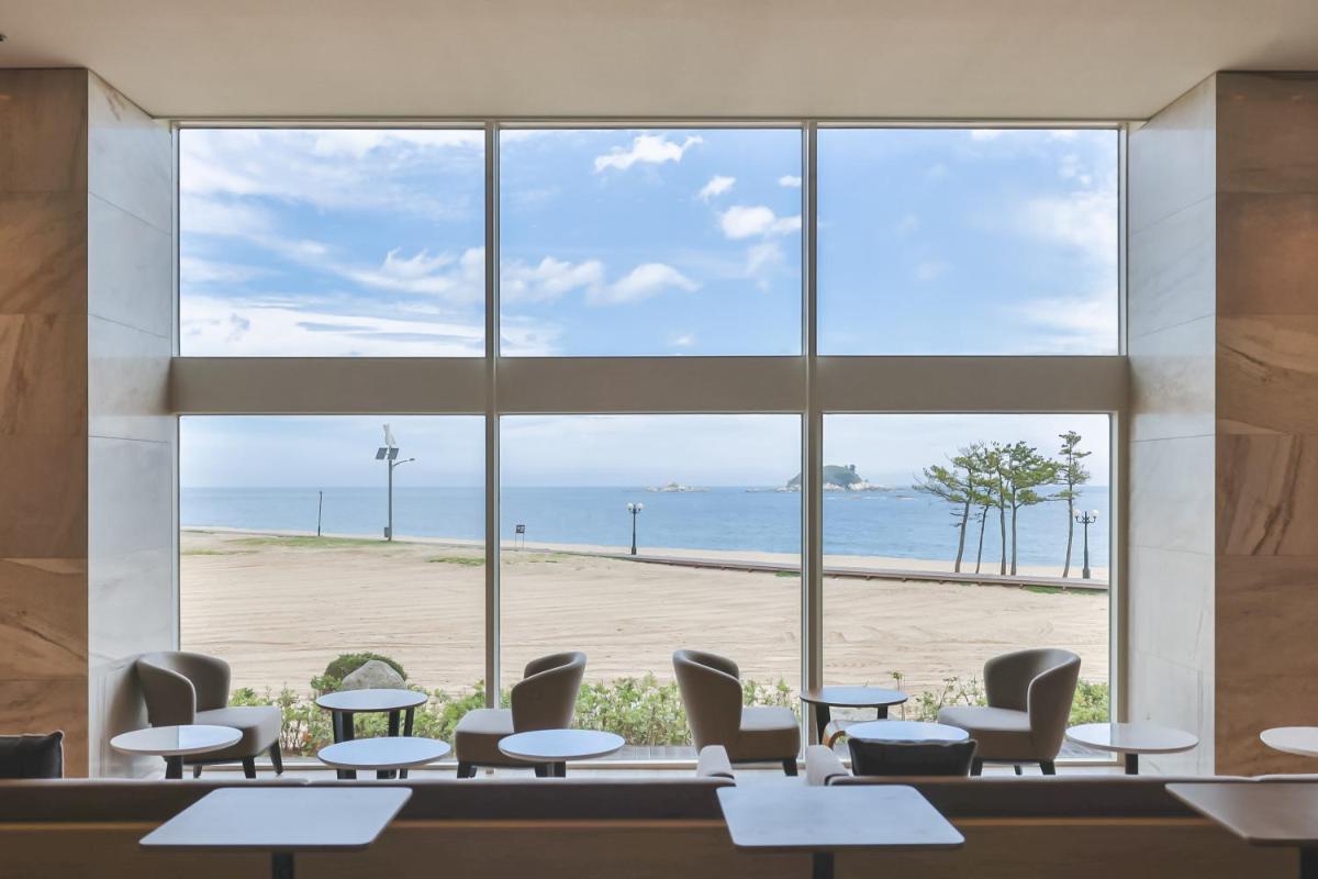 Kensington Resort Seorak Beach