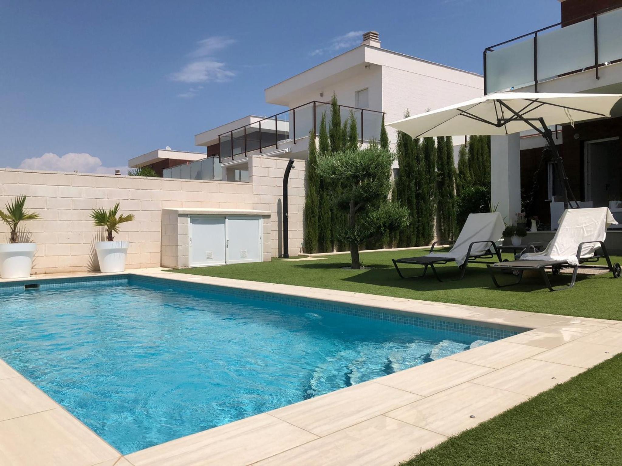 Calle Malta 19 Villa view 4