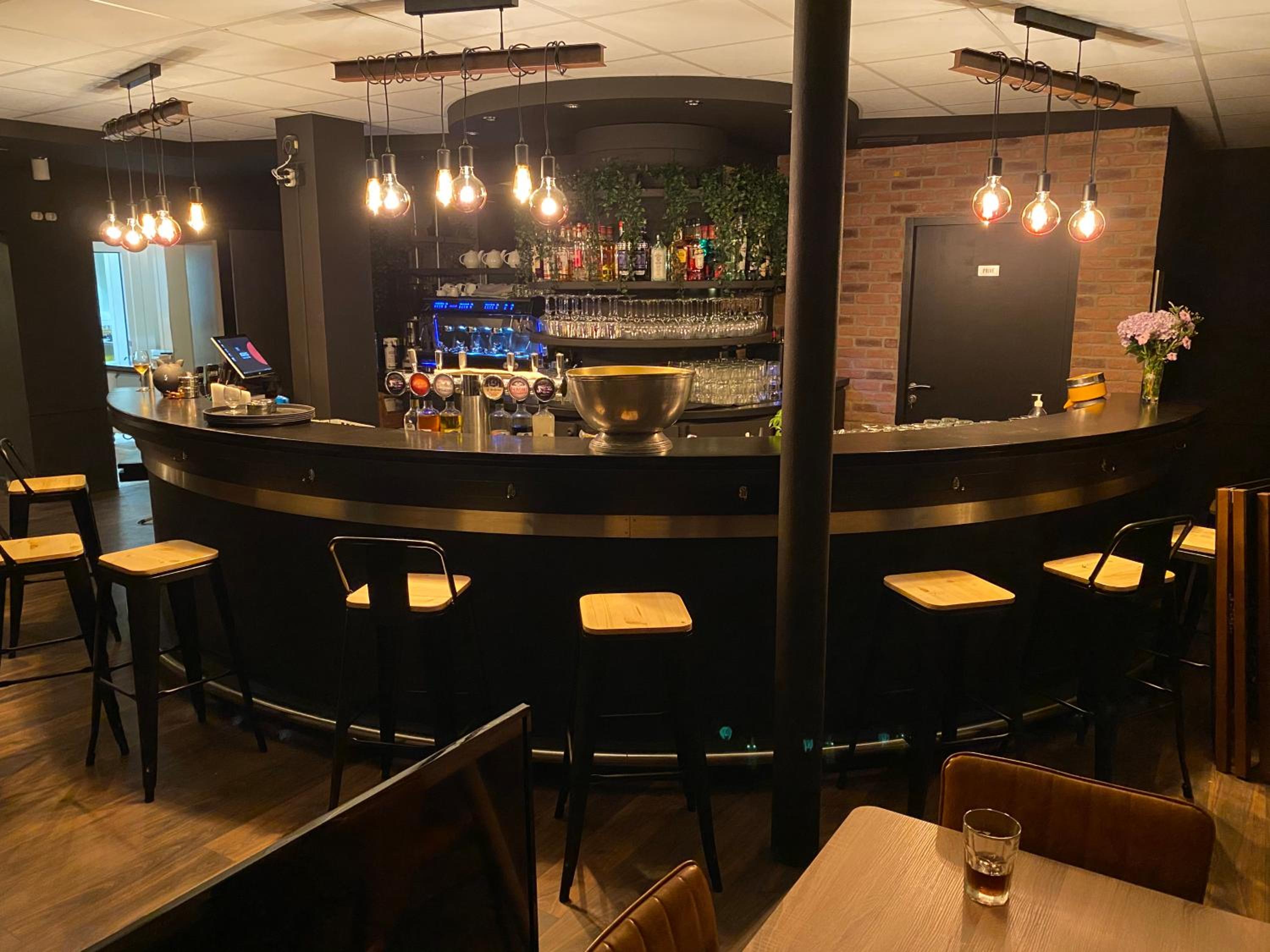 bar