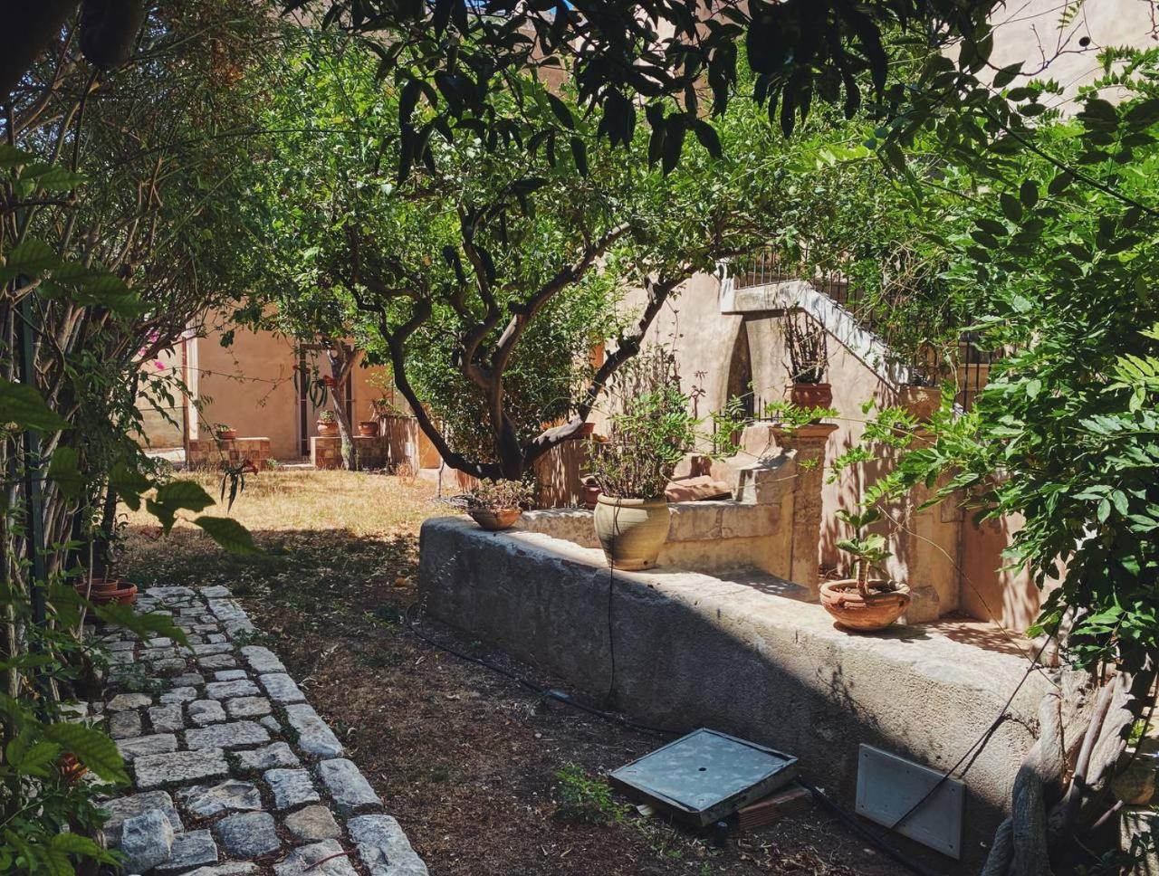 Palazzo Gambuzza, photo 71