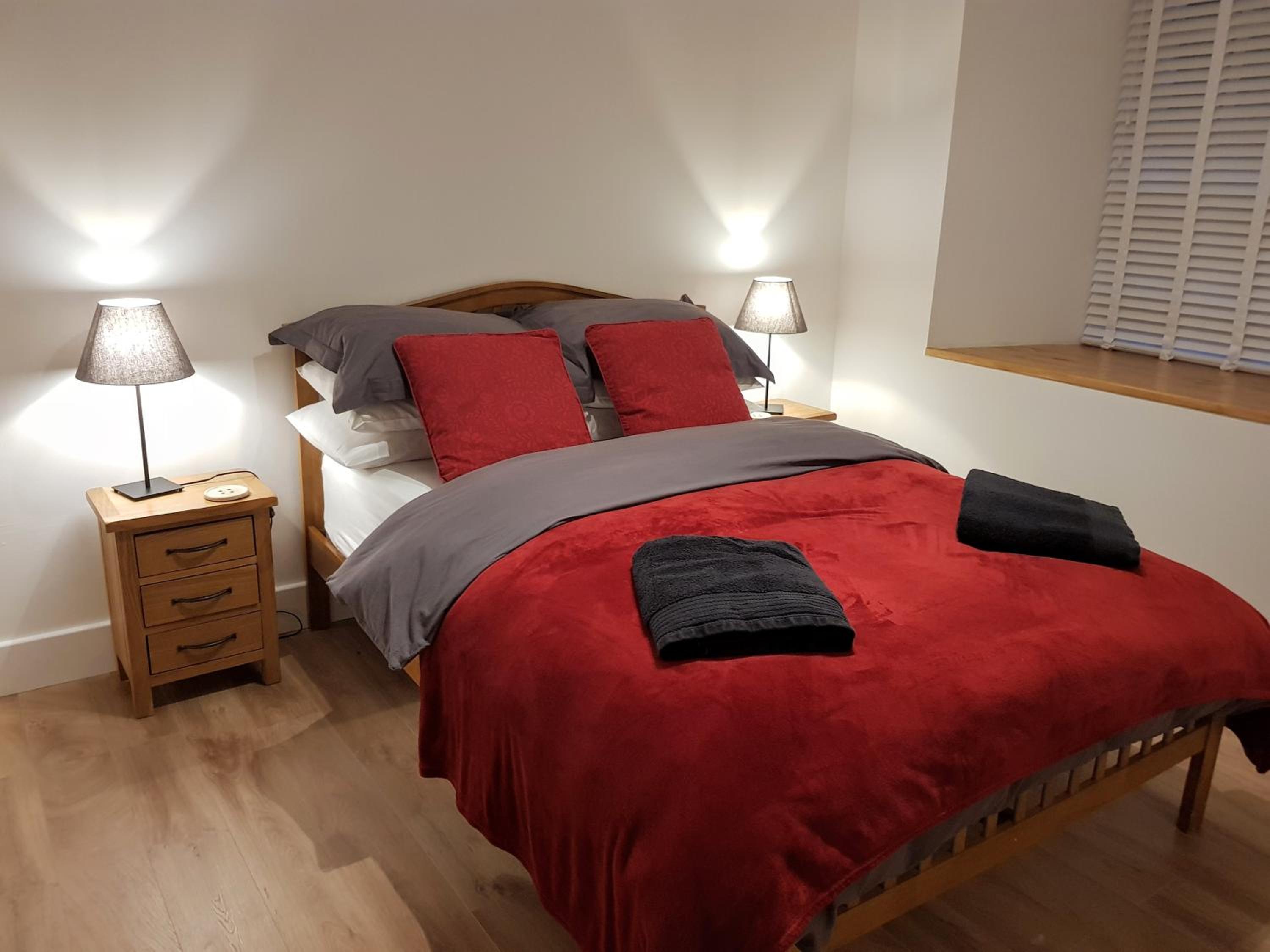Heart of Edinburgh's Historic Old Town - Blair Street - Sleeps 6 view 4