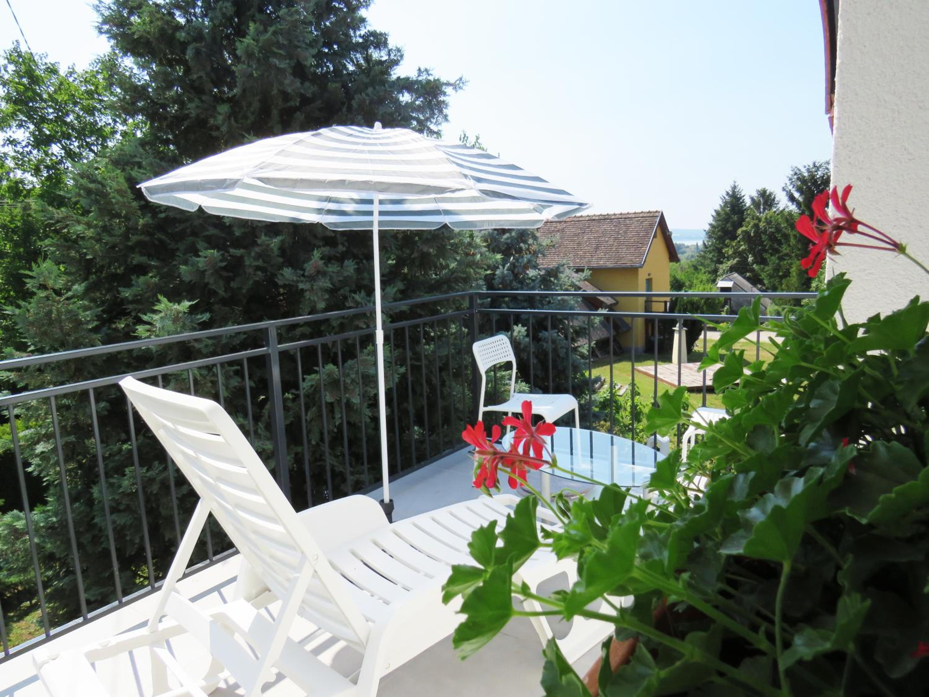 ART INN APARTMANHÁZ BALATON-GYENESDIÁS