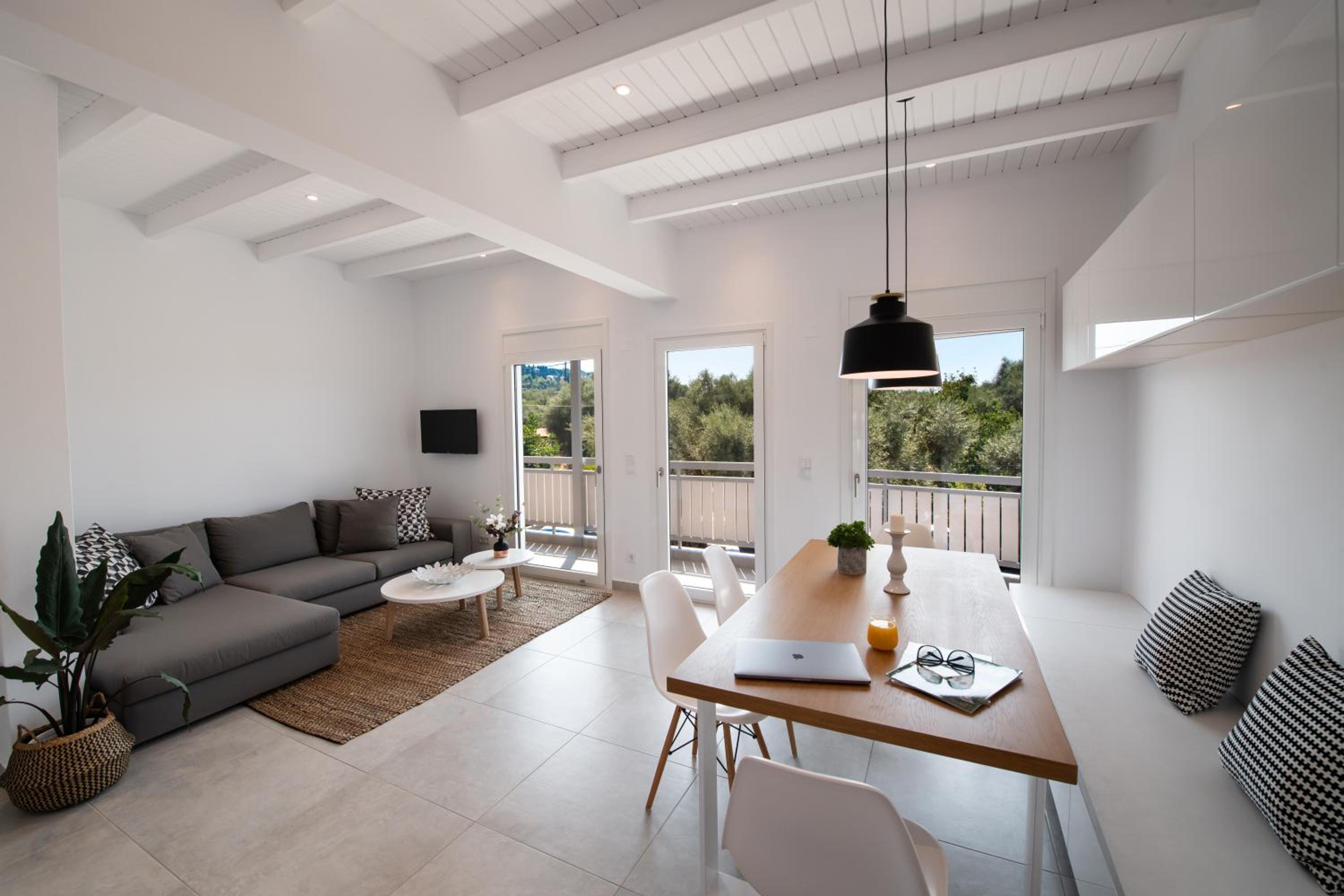 Summer Vibes Tsoukalades photo 4