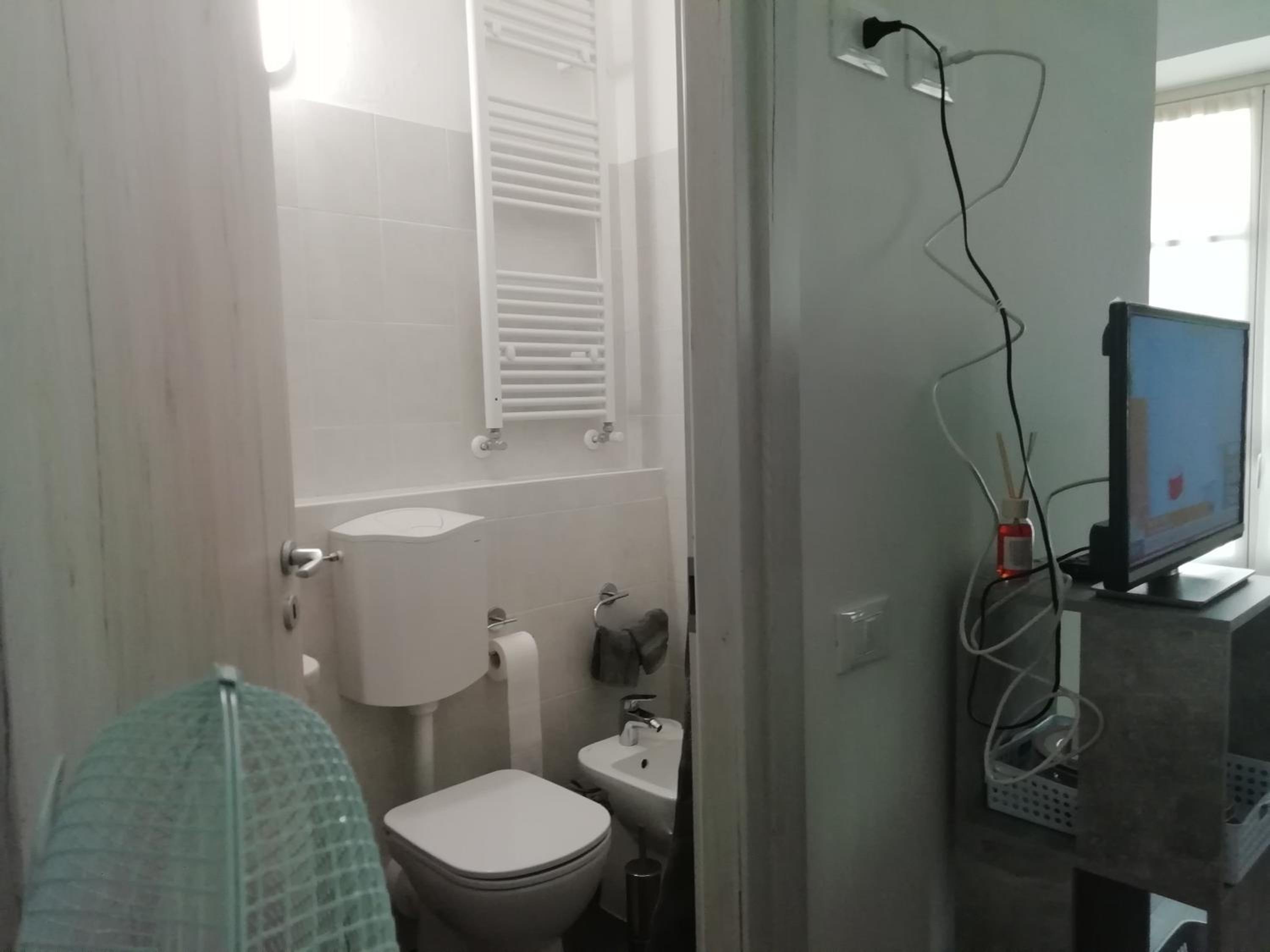 L'Angelo en Omegna — bathroom