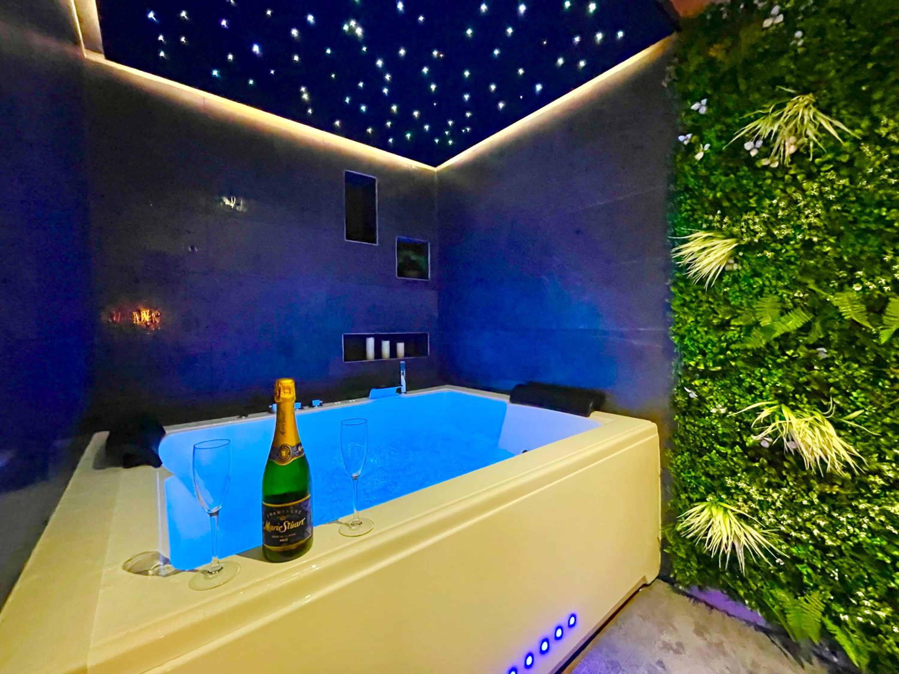 Hotel Lorient Love Room Le King Size