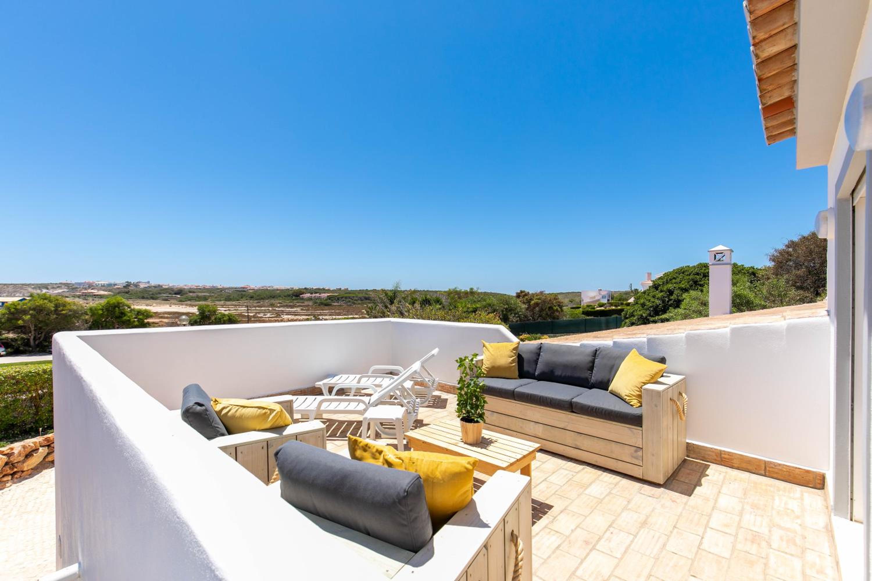Beach Villa - oceanfront villa Martinhal view 3