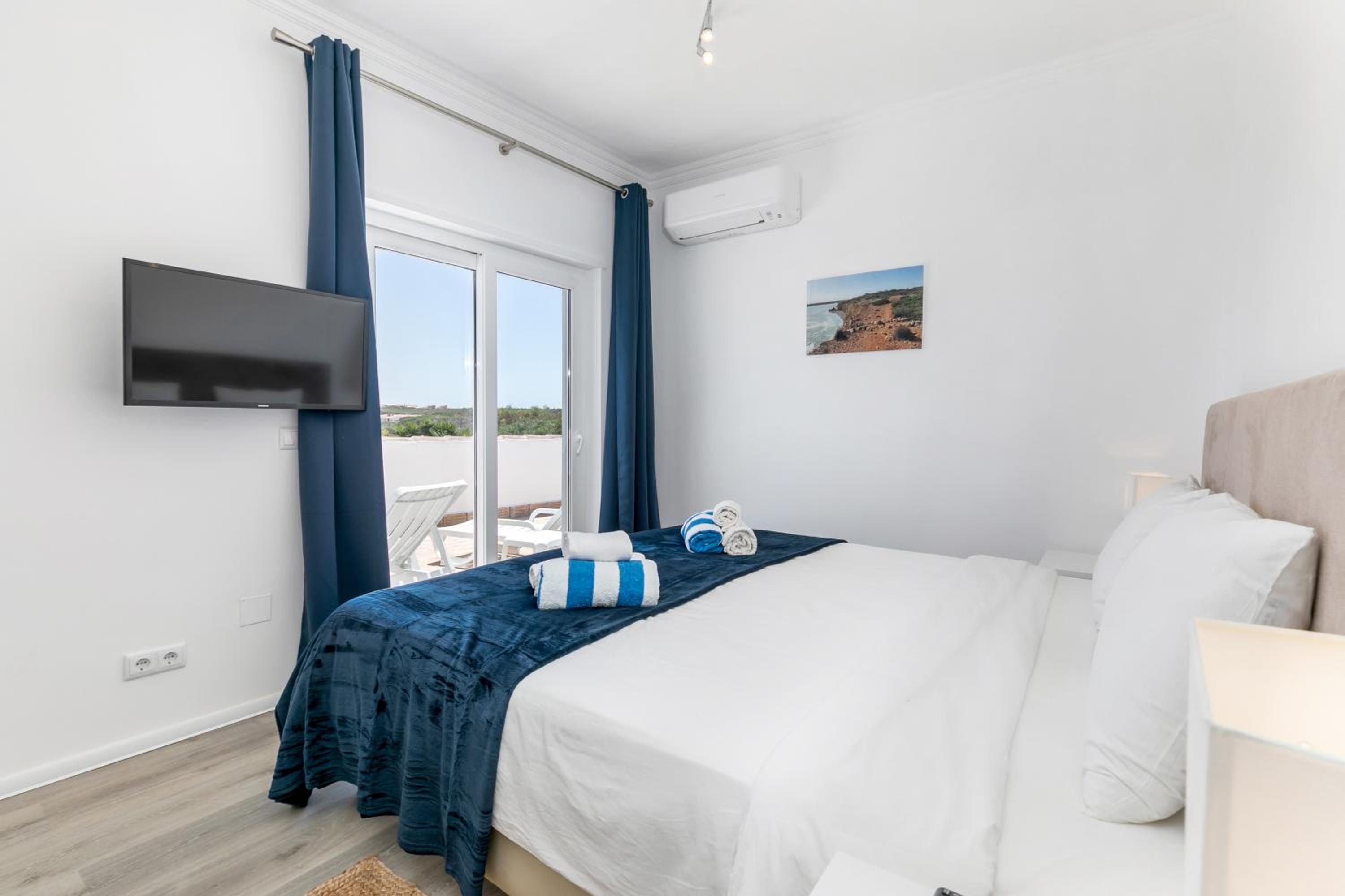 Beach Villa - oceanfront villa Martinhal view 5