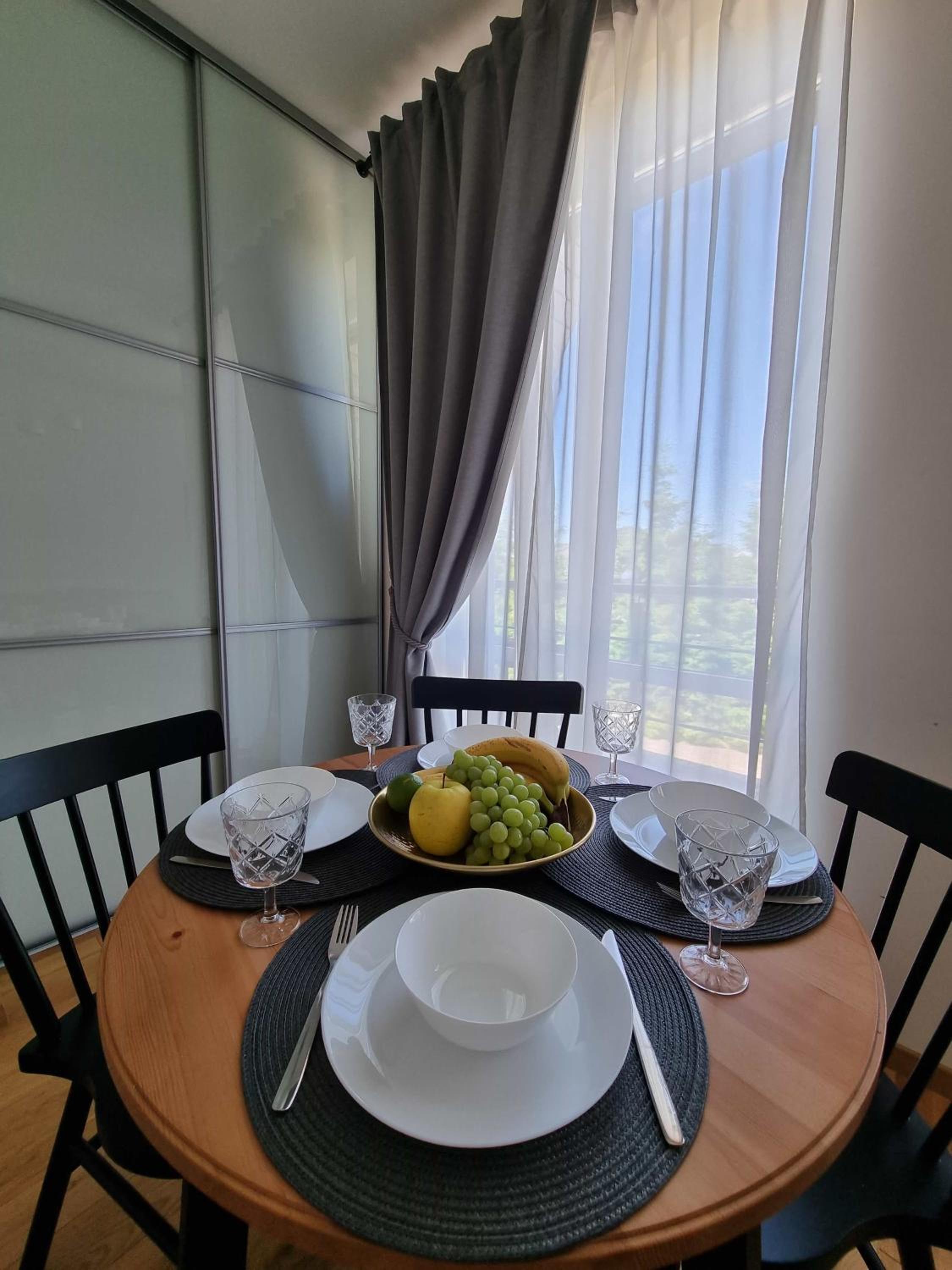 Verde Apartment, By Cohost view 2