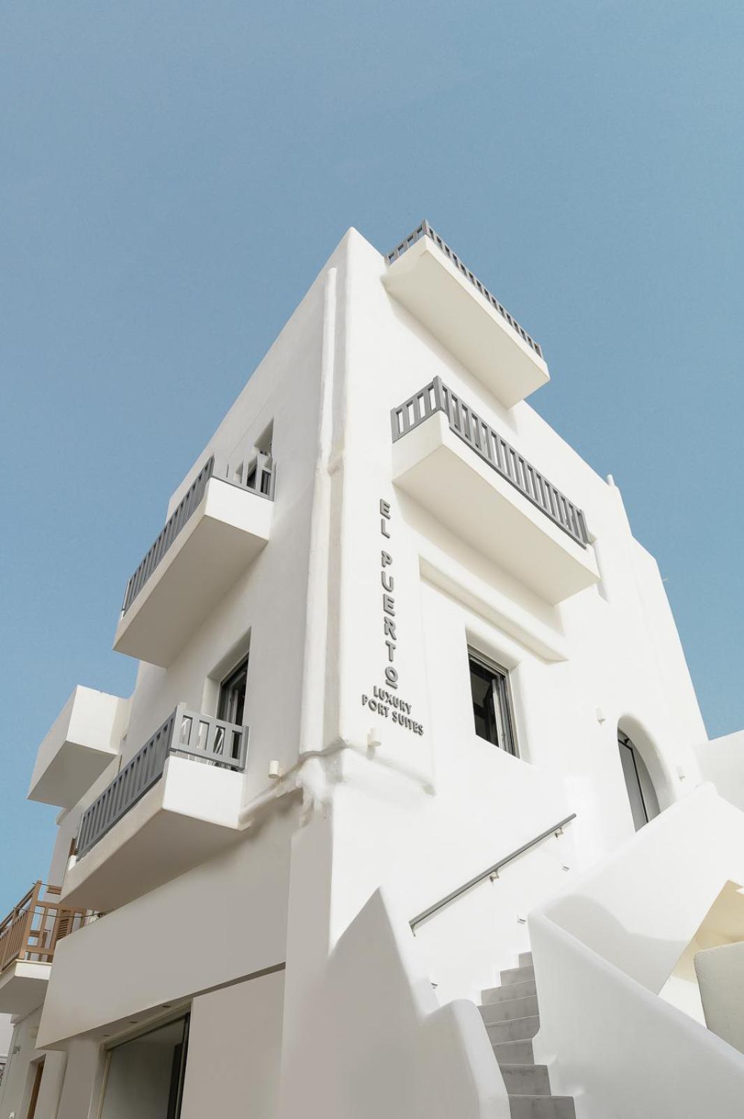 El_Puerto Luxury port suites view 4
