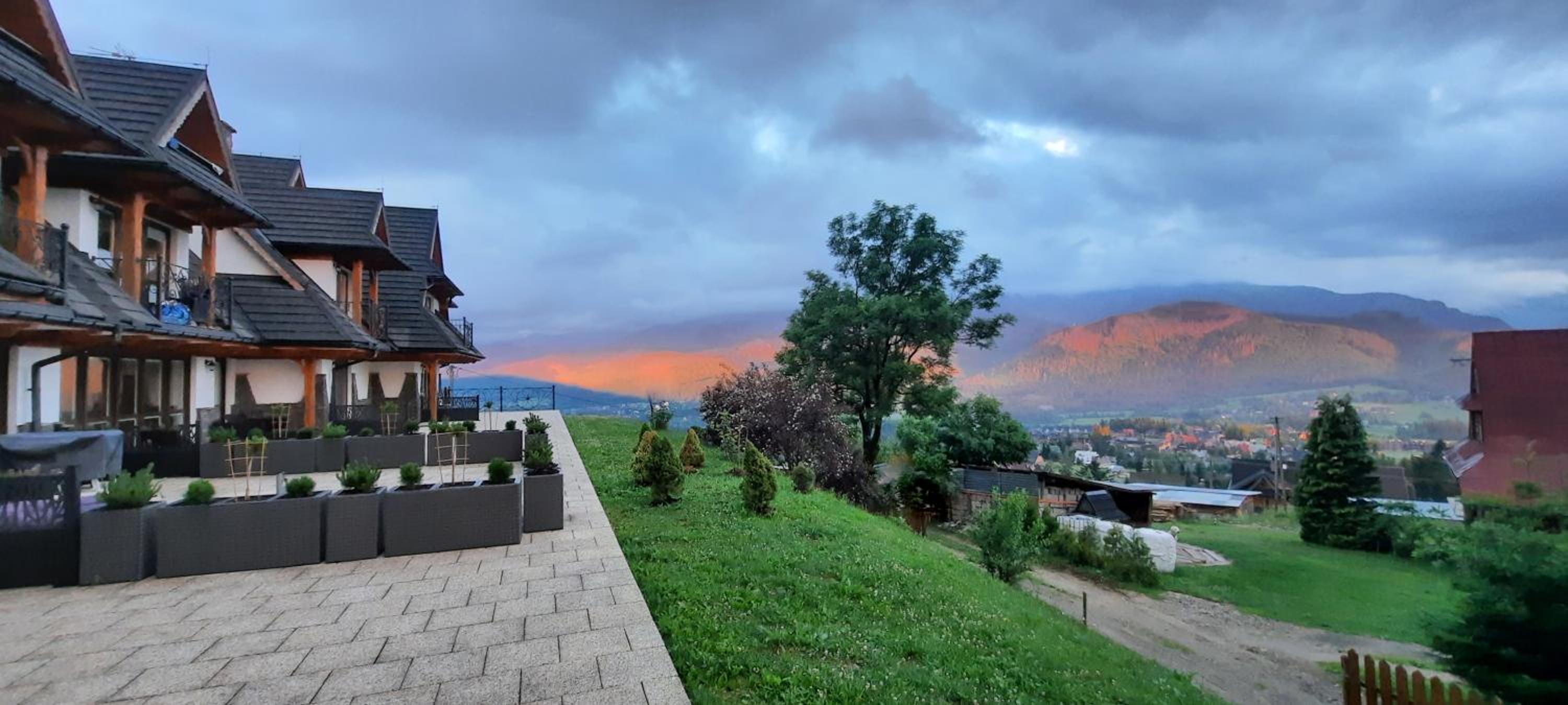 apartament Nad Doliną z tarasem i jacuzzi view 3
