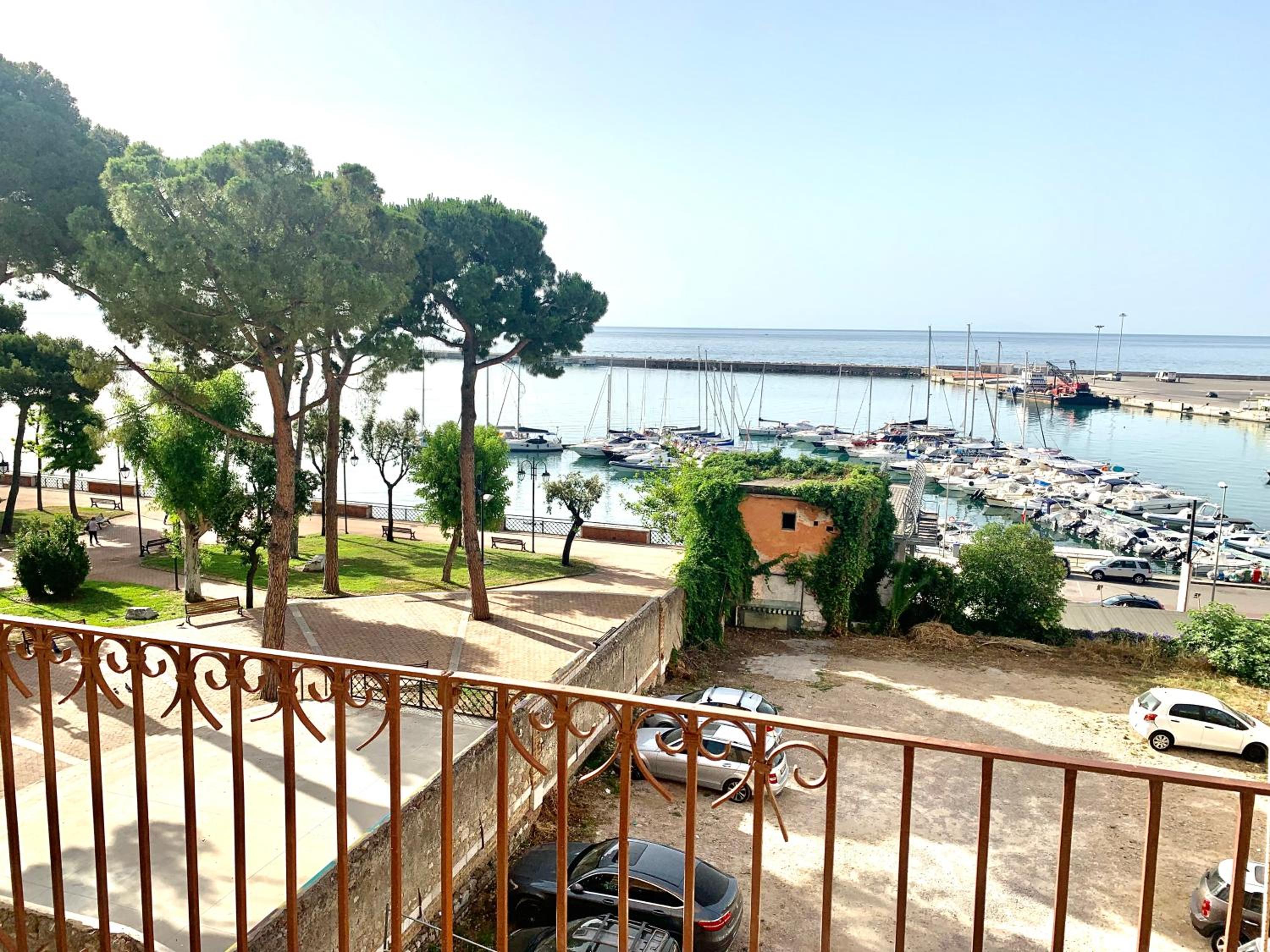 Luxury apartment Vitruvio view 2