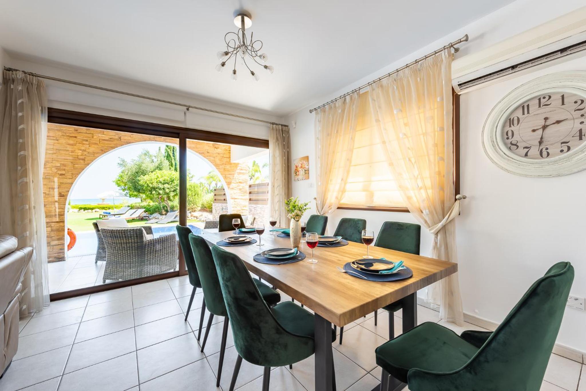 Sea Front Oceanus H3 by Ezoria Villas