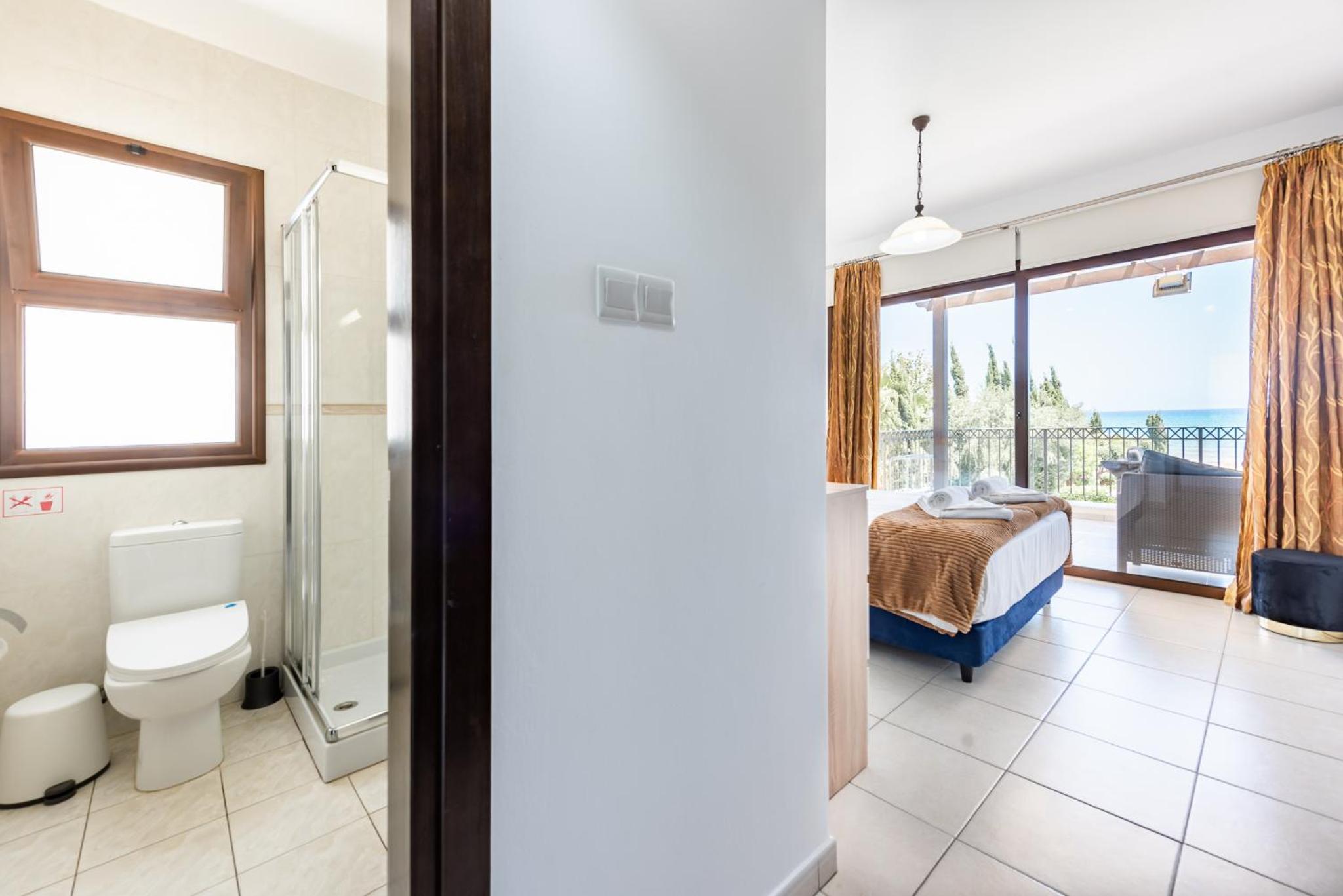 Sea Front Oceanus H3 by Ezoria Villas