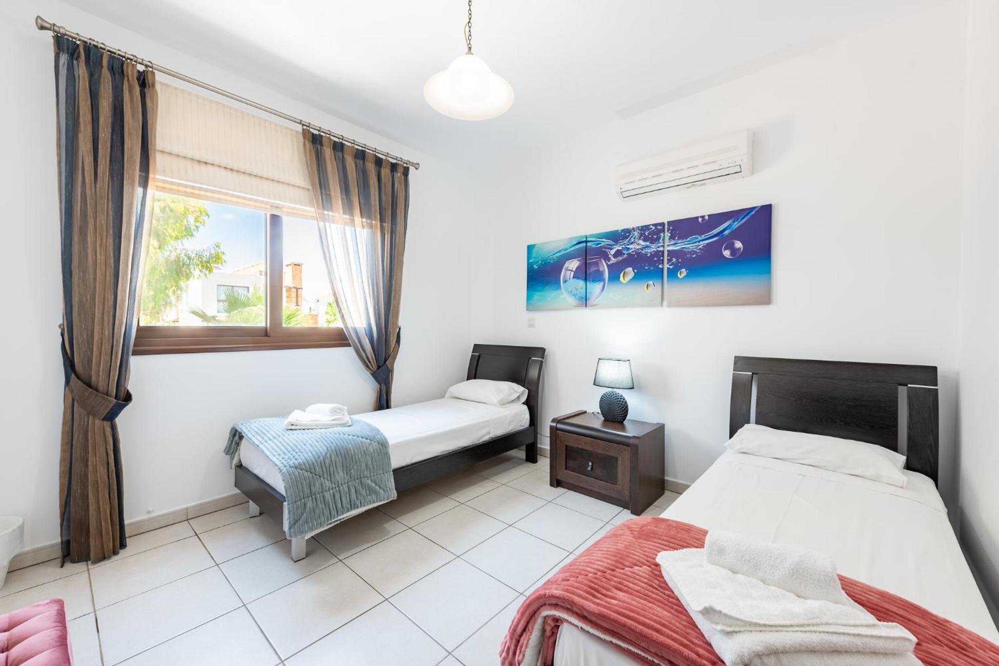 Sea Front Oceanus H3 by Ezoria Villas
