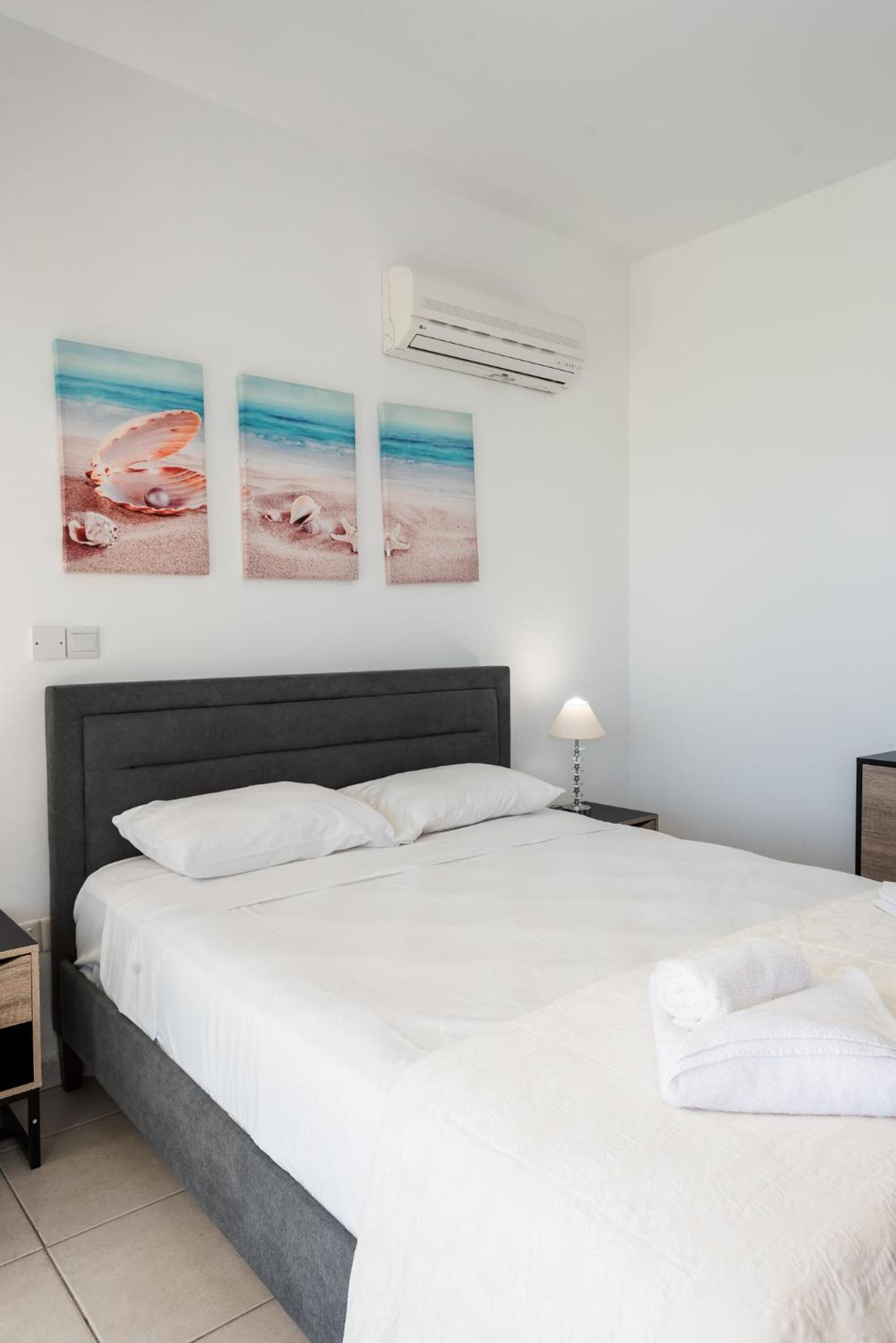 Sea Front Oceanus H3 by Ezoria Villas