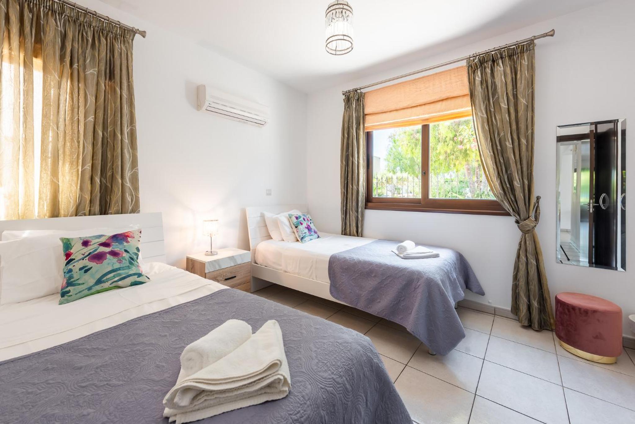 Sea Front Oceanus H3 by Ezoria Villas